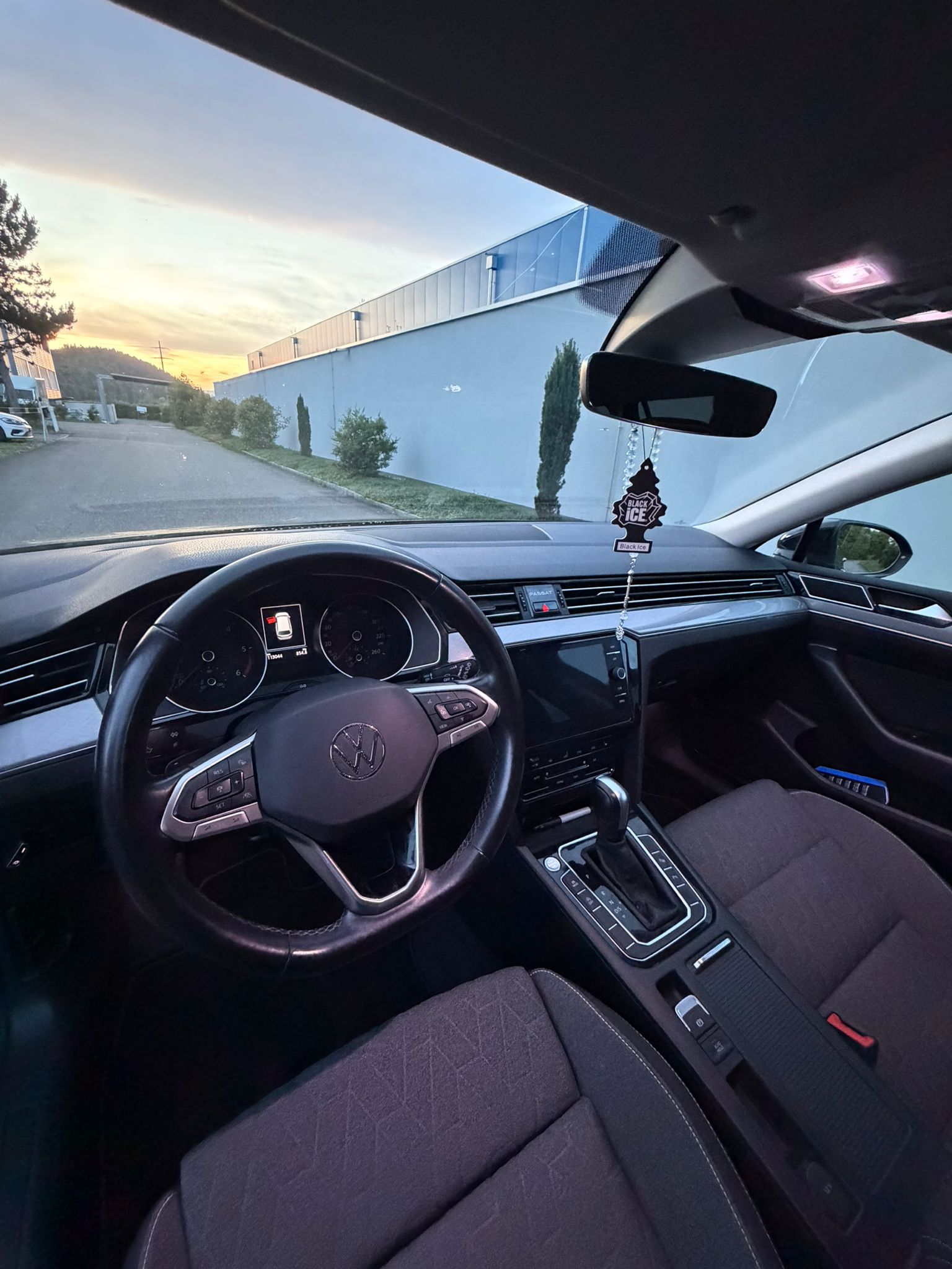 VW 2.0 TDI 122 Business DSG-image-5