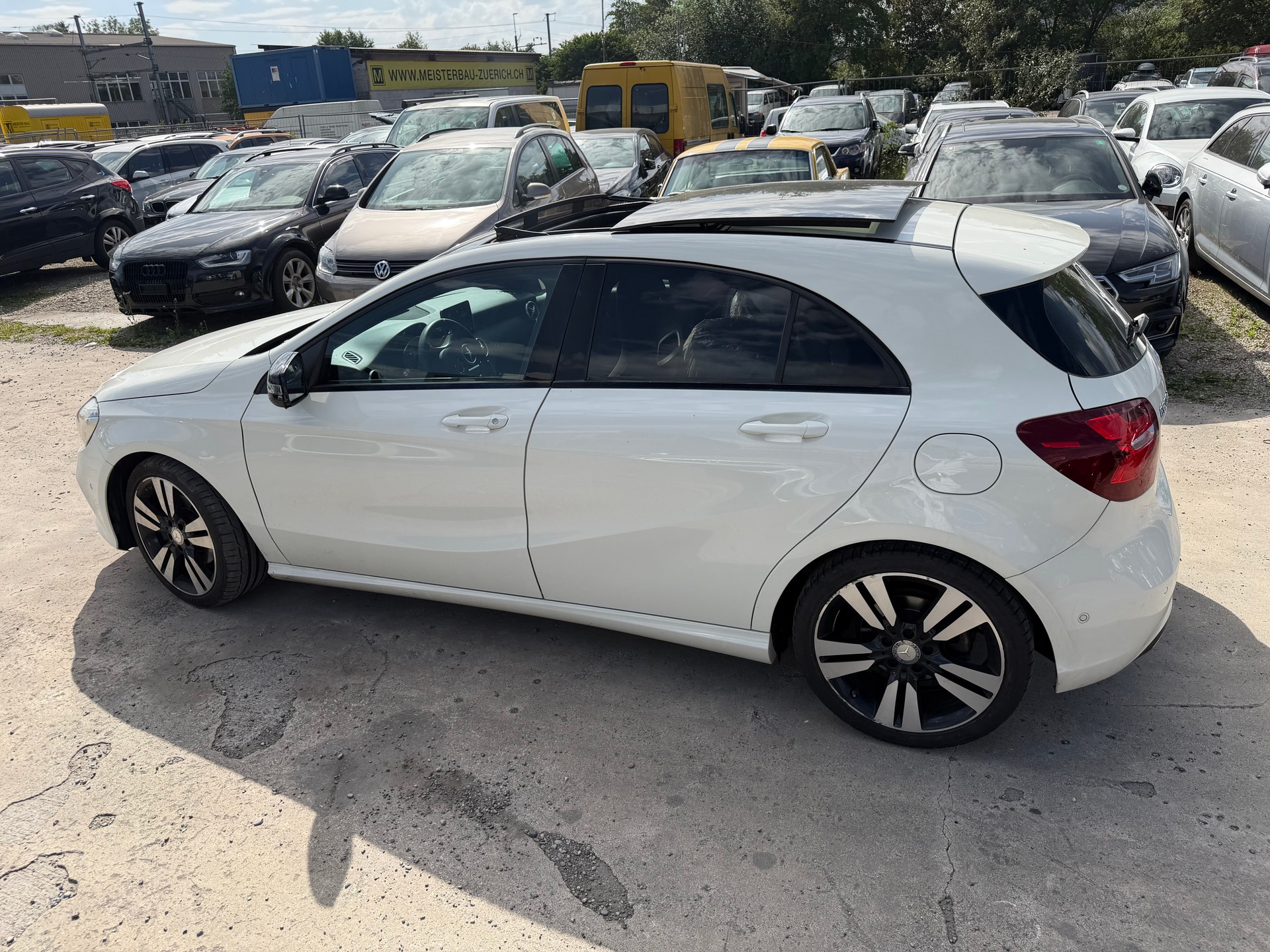 MERCEDES-BENZ A 200 CDI AMG Line 7G-DCT-image-7