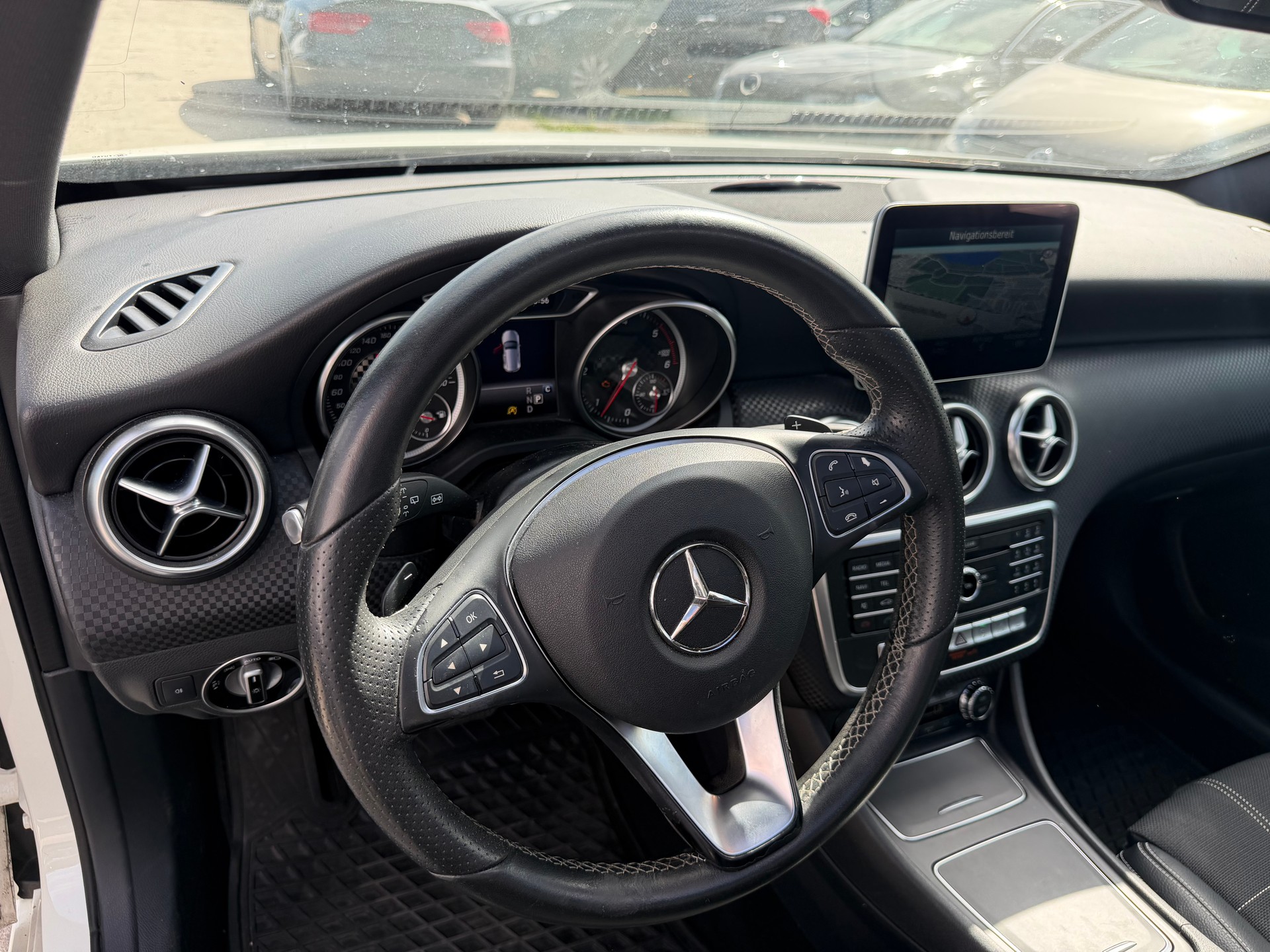 MERCEDES-BENZ A 200 CDI AMG Line 7G-DCT-image-9