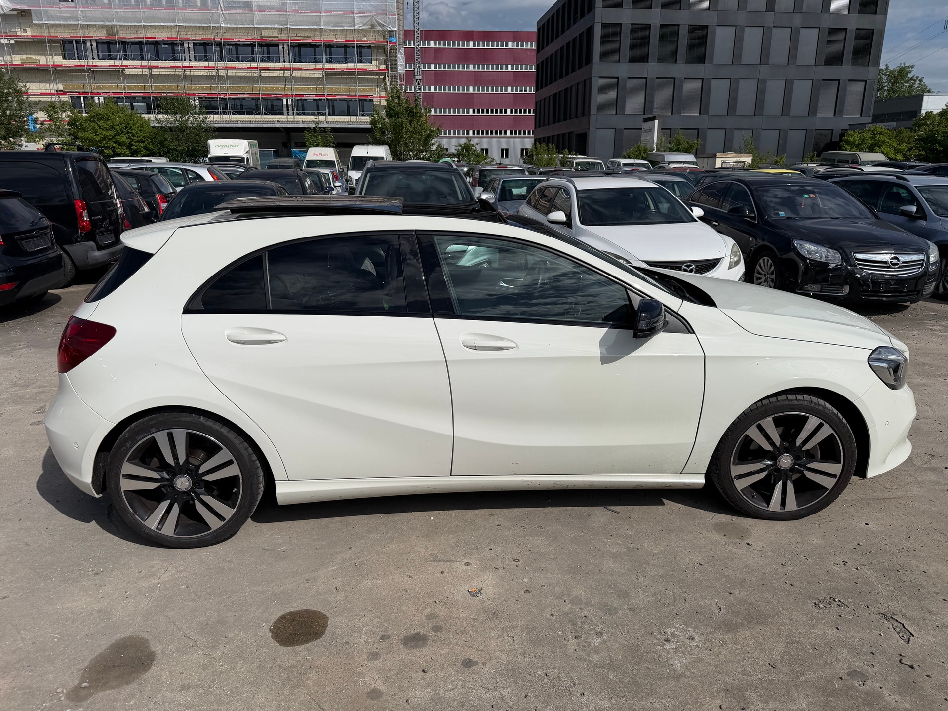 MERCEDES-BENZ A 200 CDI AMG Line 7G-DCT-image-3