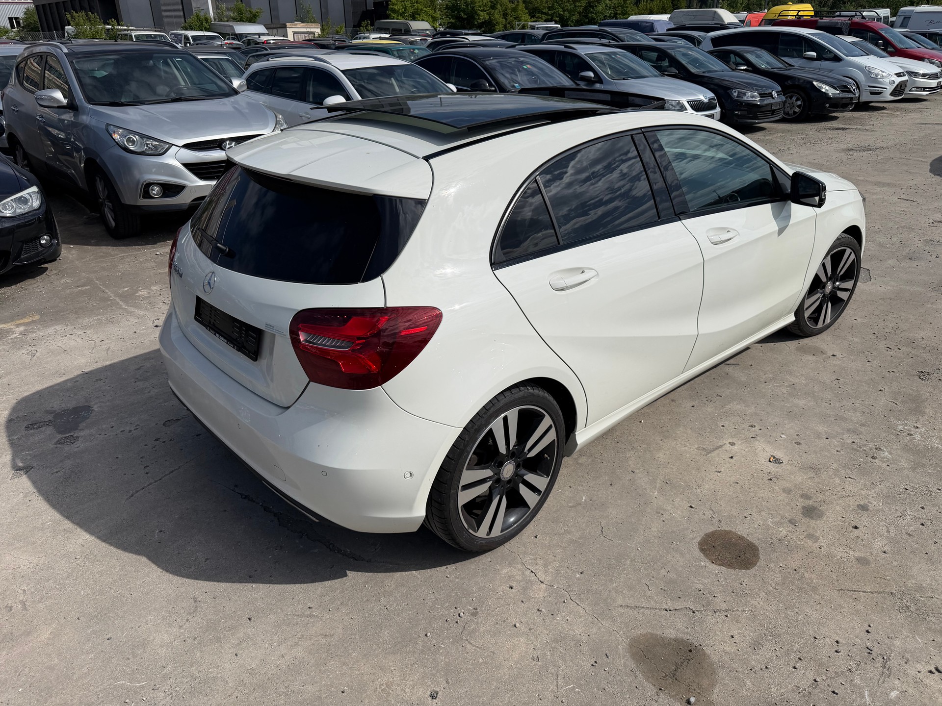 MERCEDES-BENZ A 200 CDI AMG Line 7G-DCT-image-4