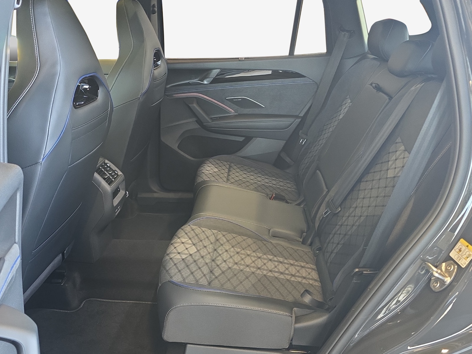 VW Tayron 2.0 TSI R-Line DSG 4Motion-image-11