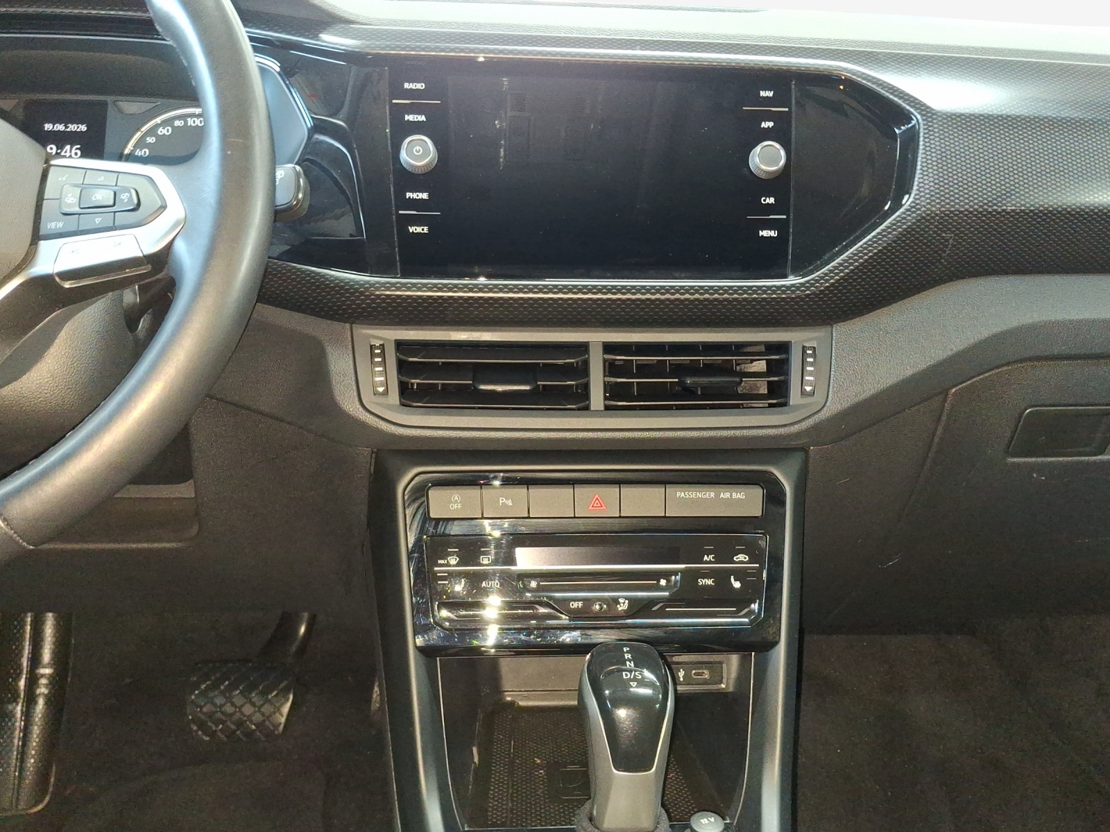 VW T-Cross 1.0 TSI Life DSG-image-10