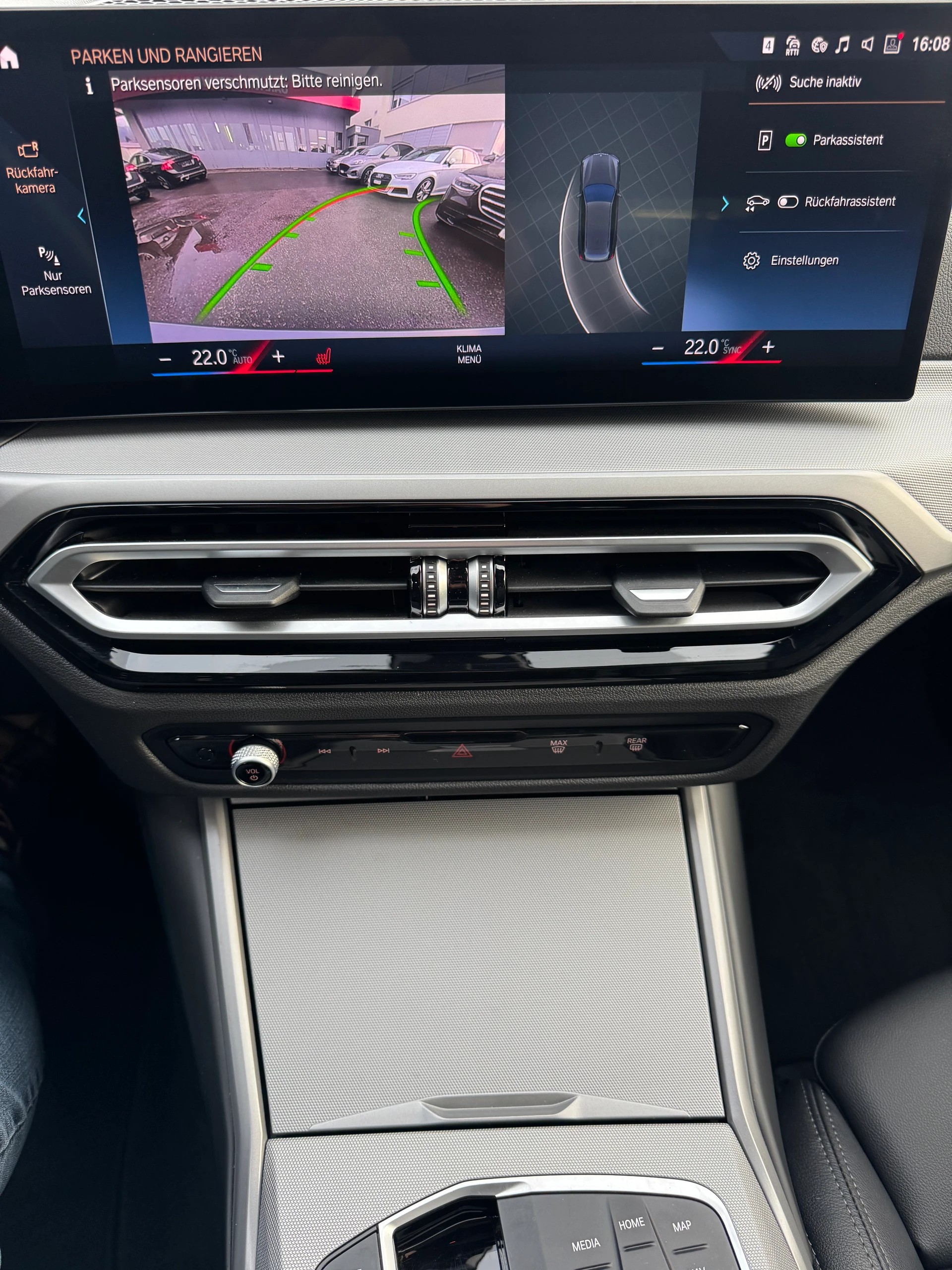 BMW 330e x DriveTouring Steptronic-image-9
