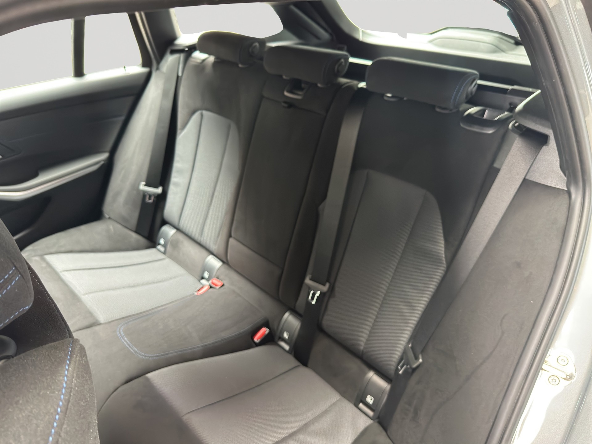 BMW 330i Touring xDrive Steptronic M Sport-image-7