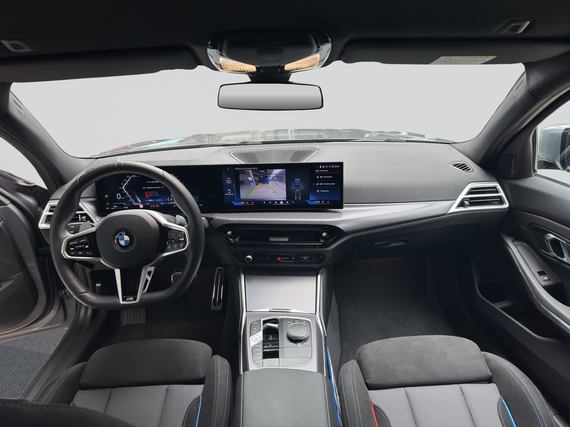 BMW 330i Touring xDrive Steptronic M Sport-image-13