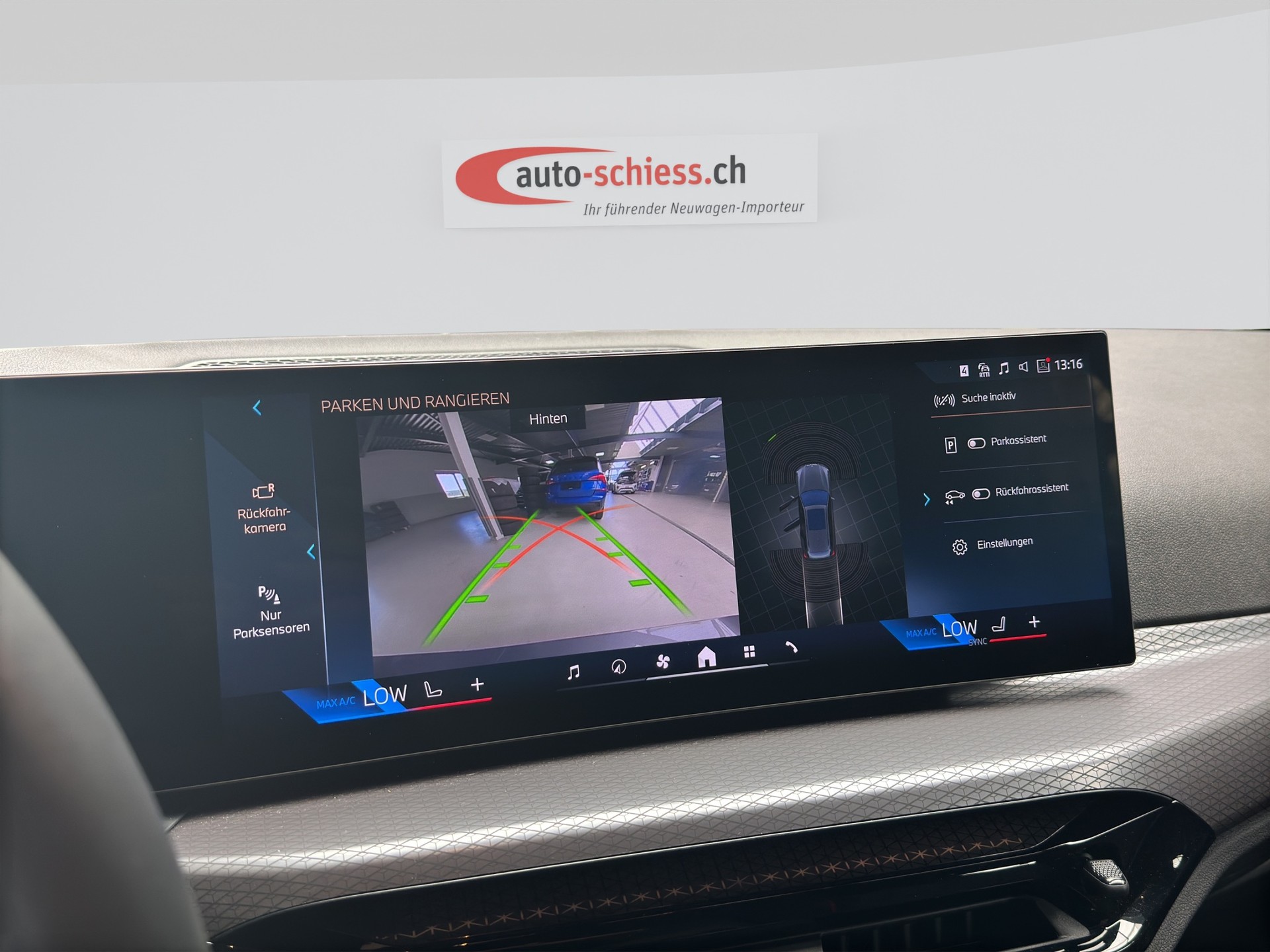 BMW 330i Touring xDrive Steptronic M Sport-image-12