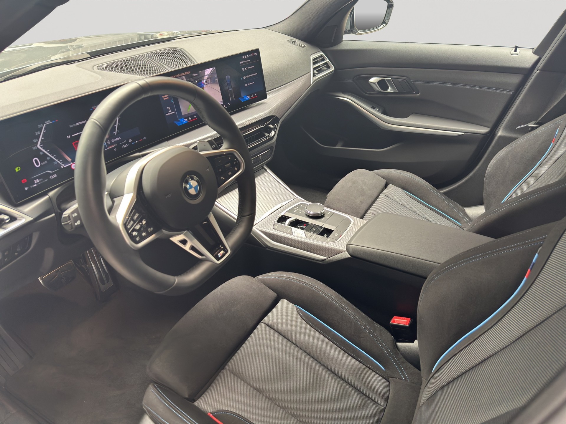 BMW 330i Touring xDrive Steptronic M Sport-image-6