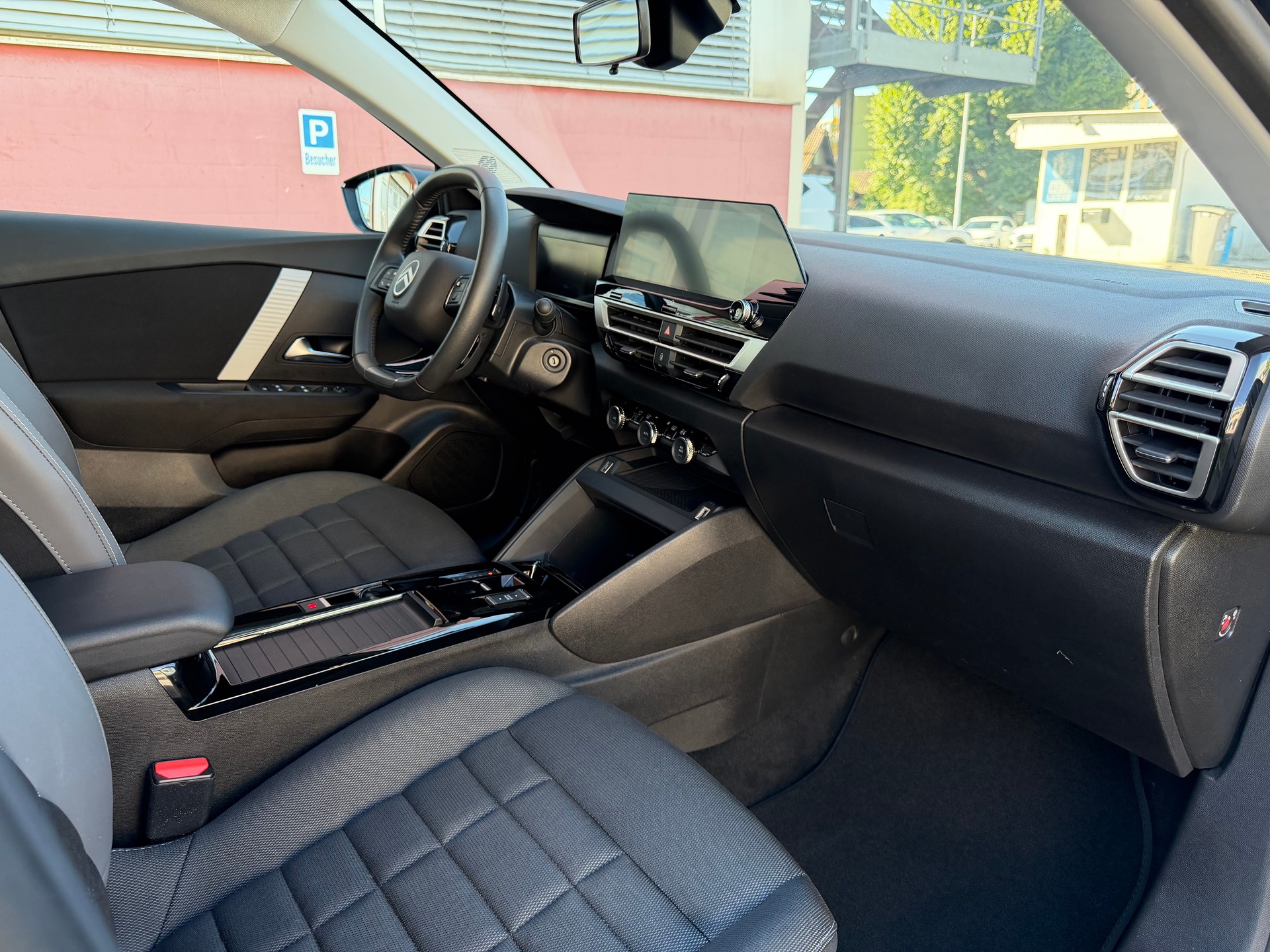 CITROEN C4 1.2 130 Plus EAT8-image-11