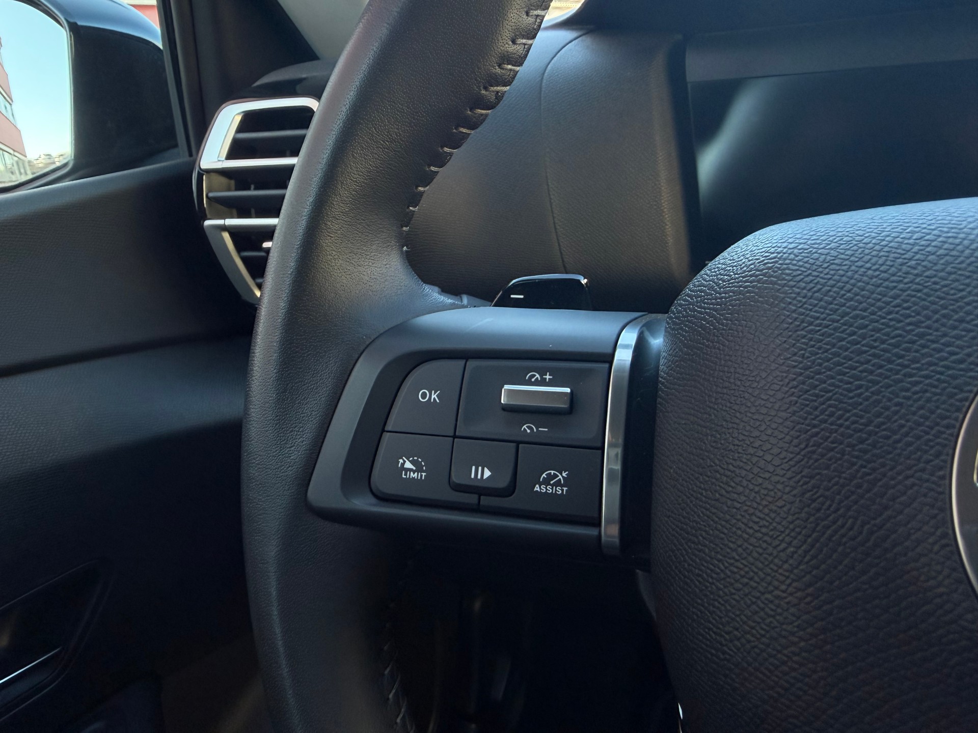 CITROEN C4 1.2 130 Plus EAT8-image-16