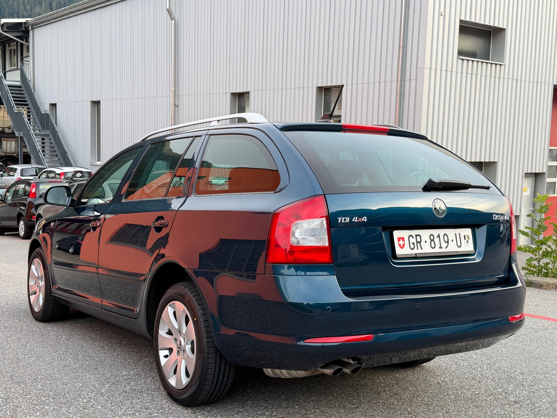 SKODA Octavia Combi 2.0 TDI AllDrive 4x4 DSG-image-4