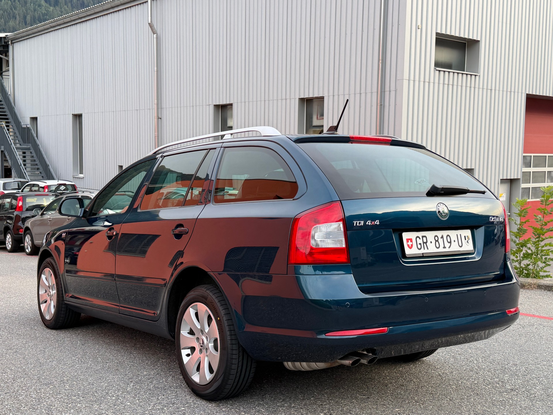 SKODA Octavia Combi 2.0 TDI AllDrive 4x4 DSG-image-6
