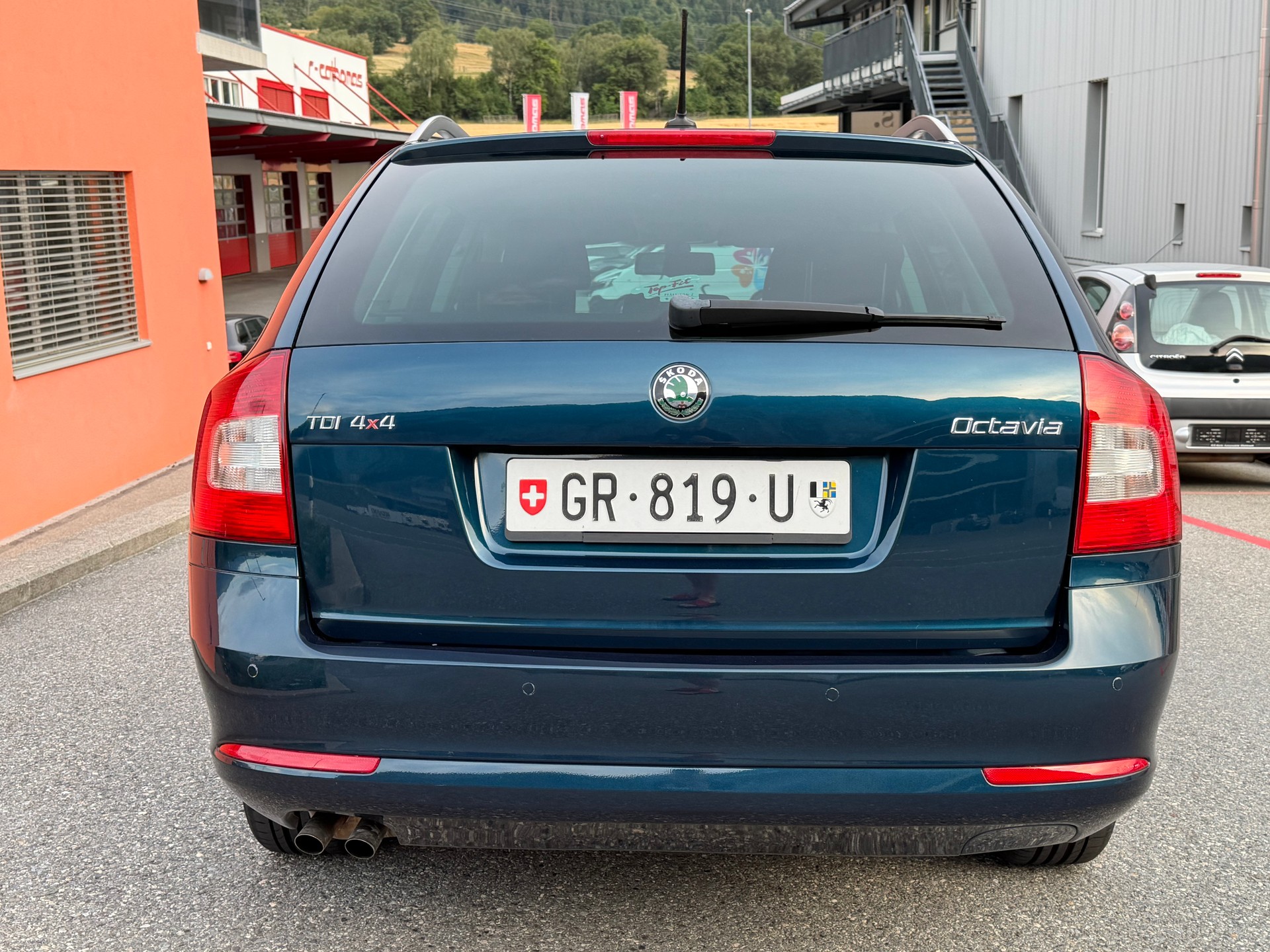 SKODA Octavia Combi 2.0 TDI AllDrive 4x4 DSG-image-3