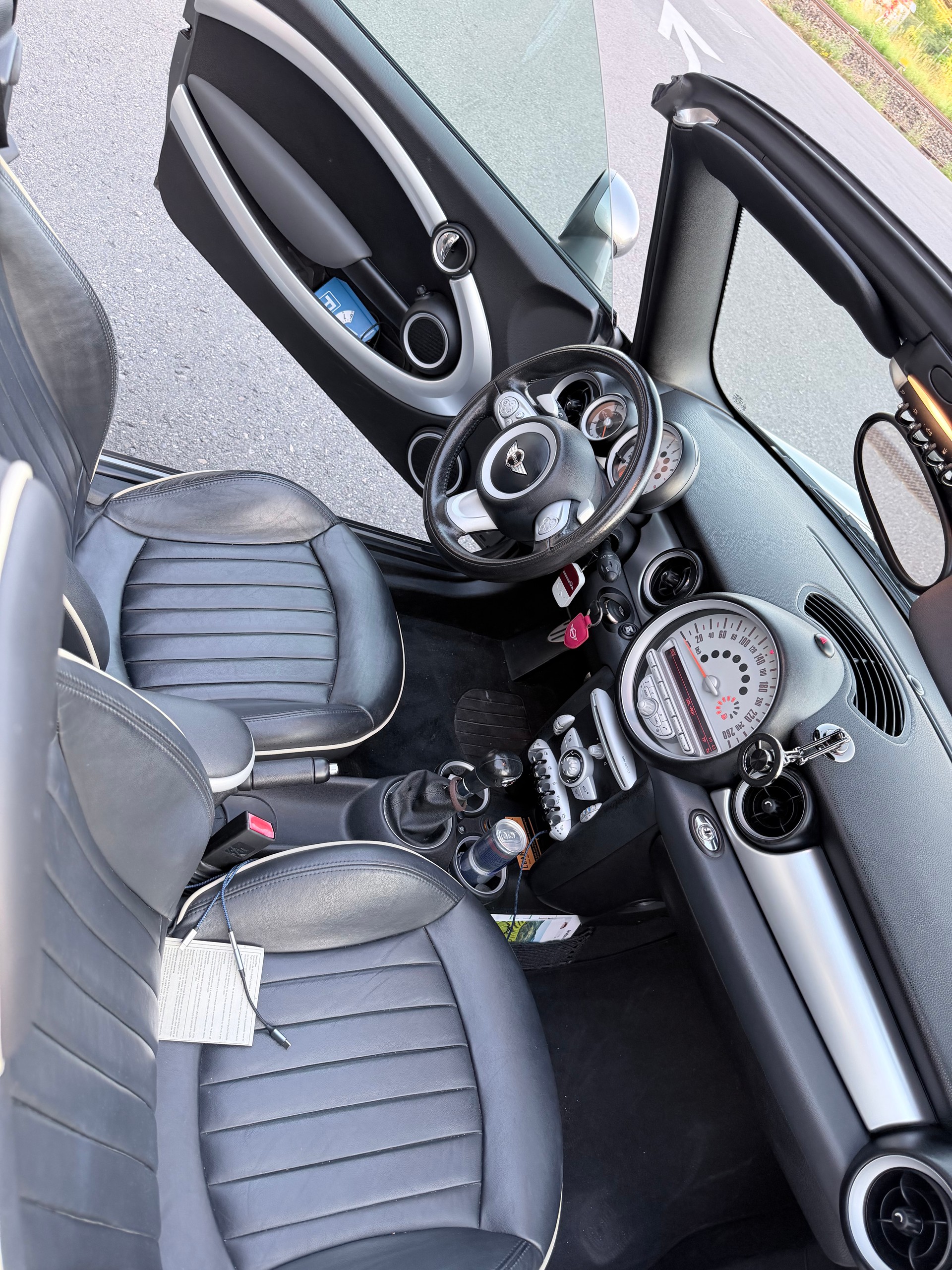 MINI 1.6i Cooper S-image-4