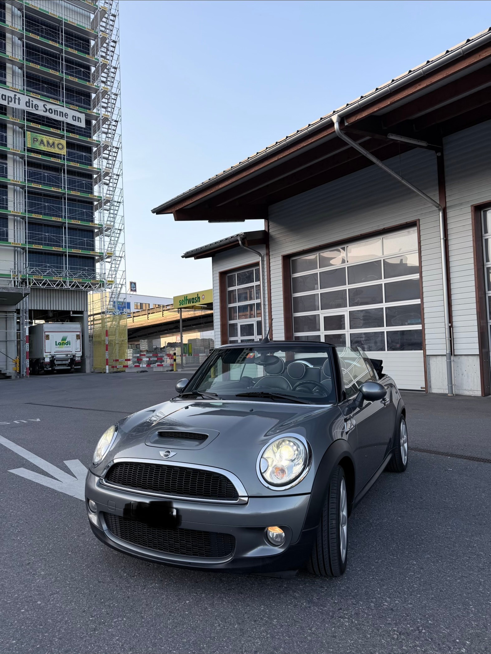 MINI 1.6i Cooper S-image-0