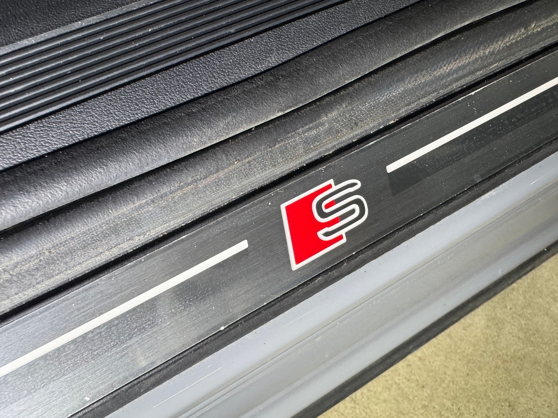 AUDI Q4 Sportback e-tron 50 S-Line quattro 300PS / TOP Ausstattung-image-8