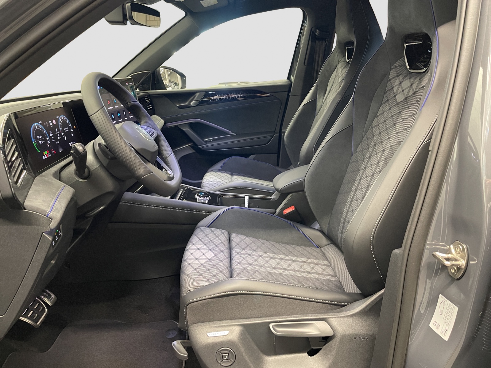 VW Tiguan 1.5 TSI evo2 eHybrid R-Line United DSG-image-8