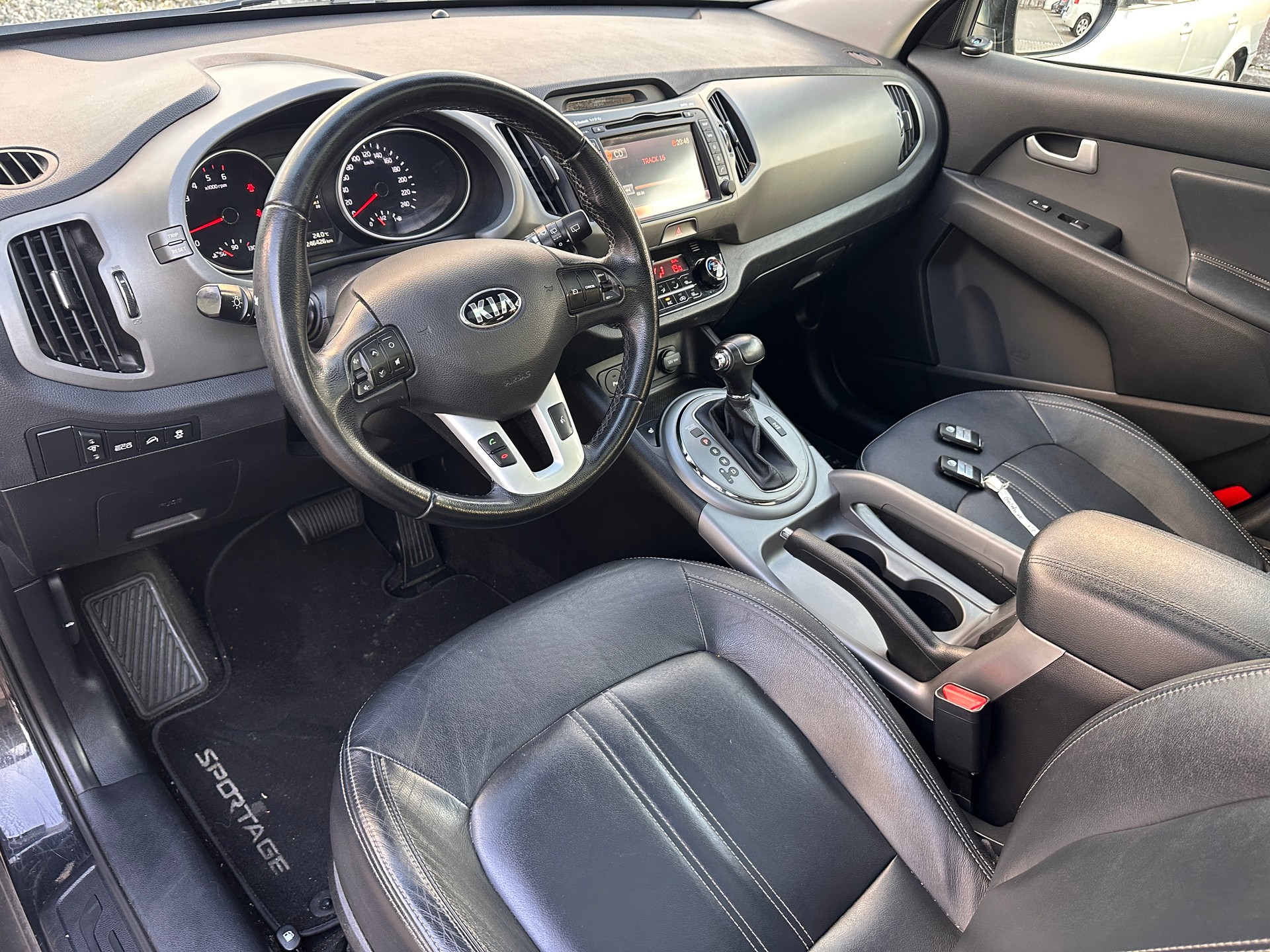 KIA Sportage 2.0 CRDi Trend 4WD Automatic-image-3