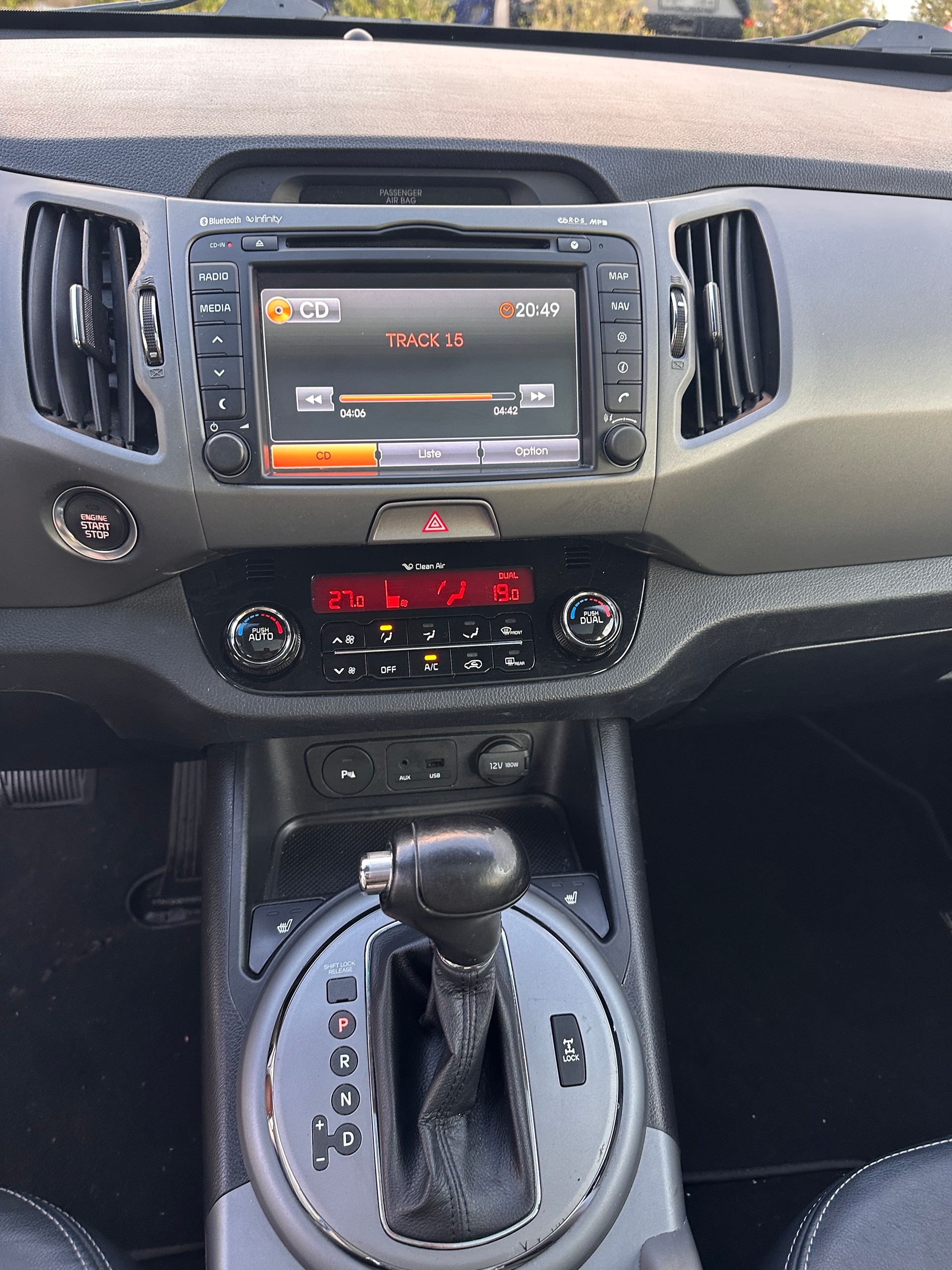 KIA Sportage 2.0 CRDi Trend 4WD Automatic-image-6