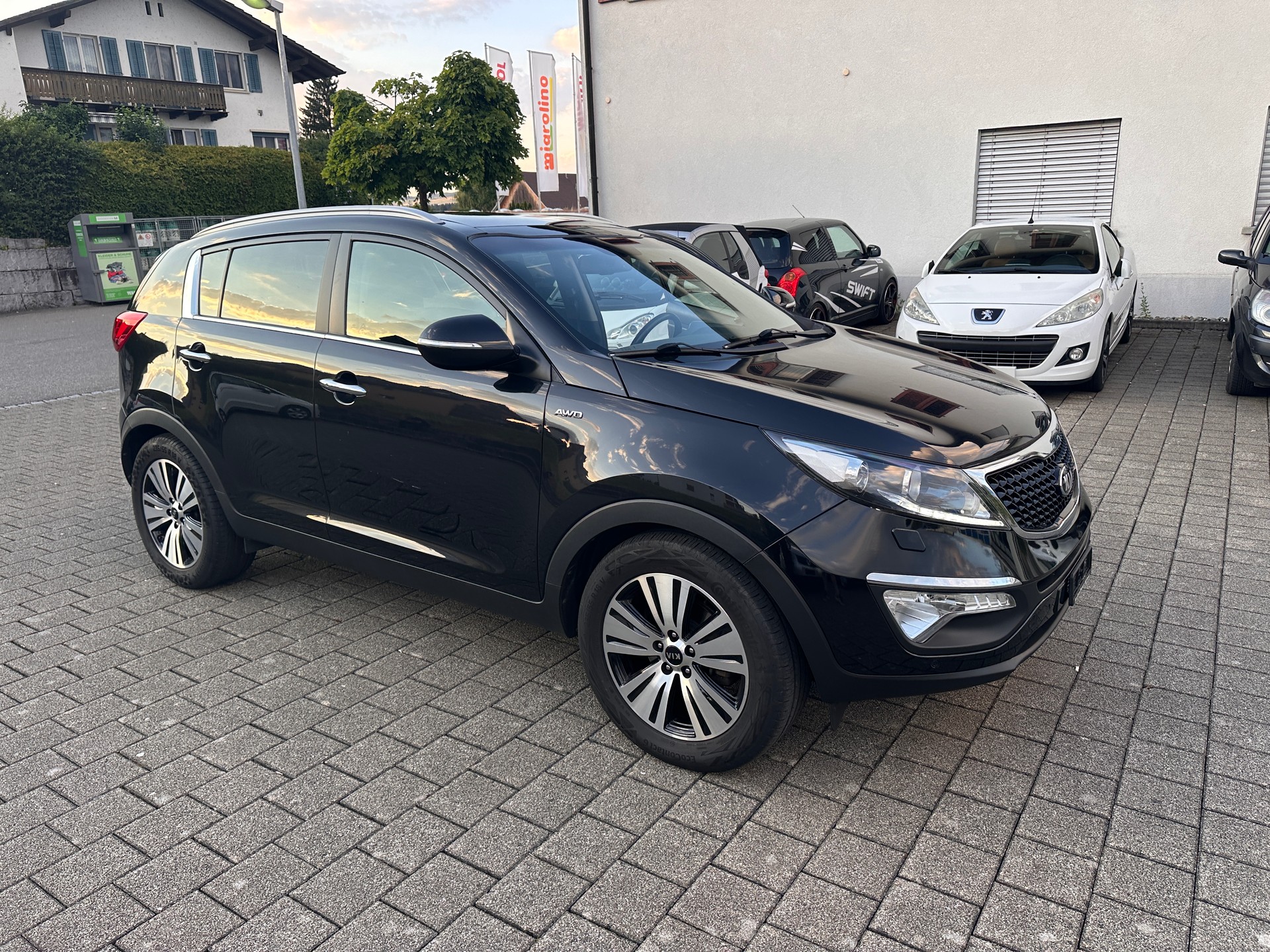 KIA Sportage 2.0 CRDi Trend 4WD Automatic-image-0