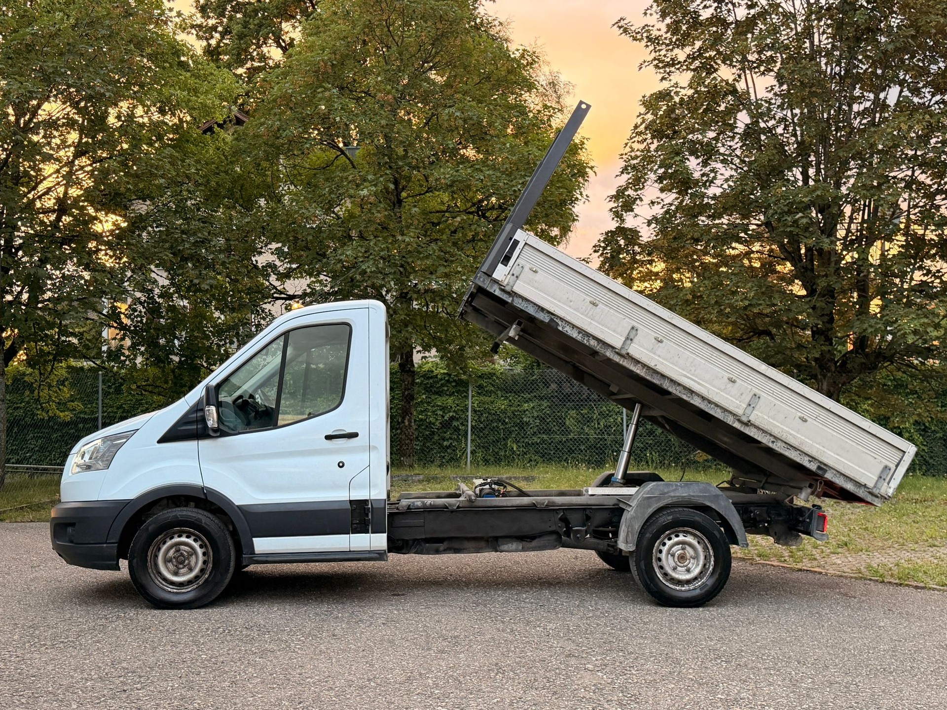 FORD Transit Kipper *AHK* 350 L2 Trend 2.0 TDCi 130 4WD-showroom-element-2