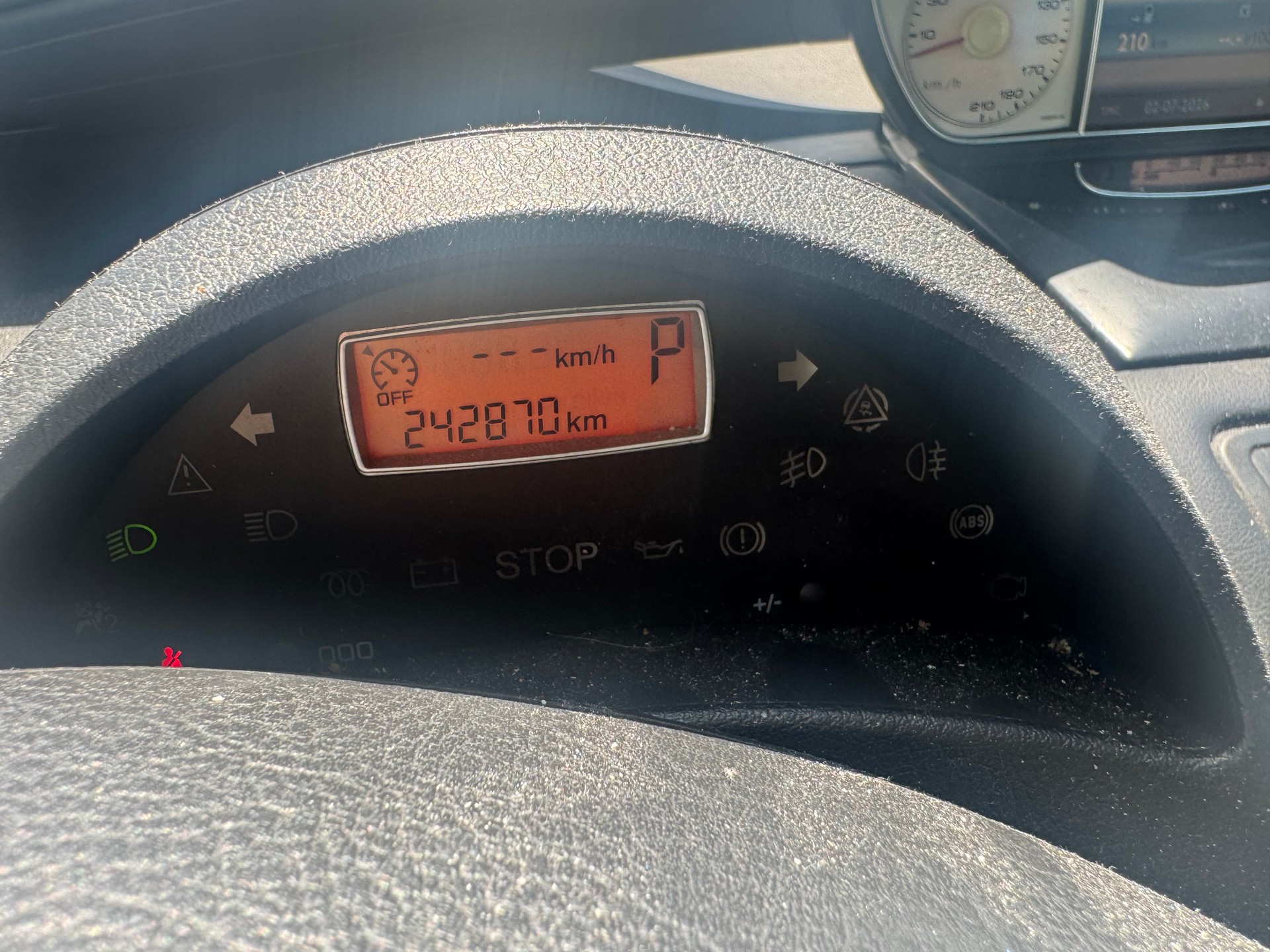 PEUGEOT 807 2.0 16V HDi Family+ Tiptronic-image-9