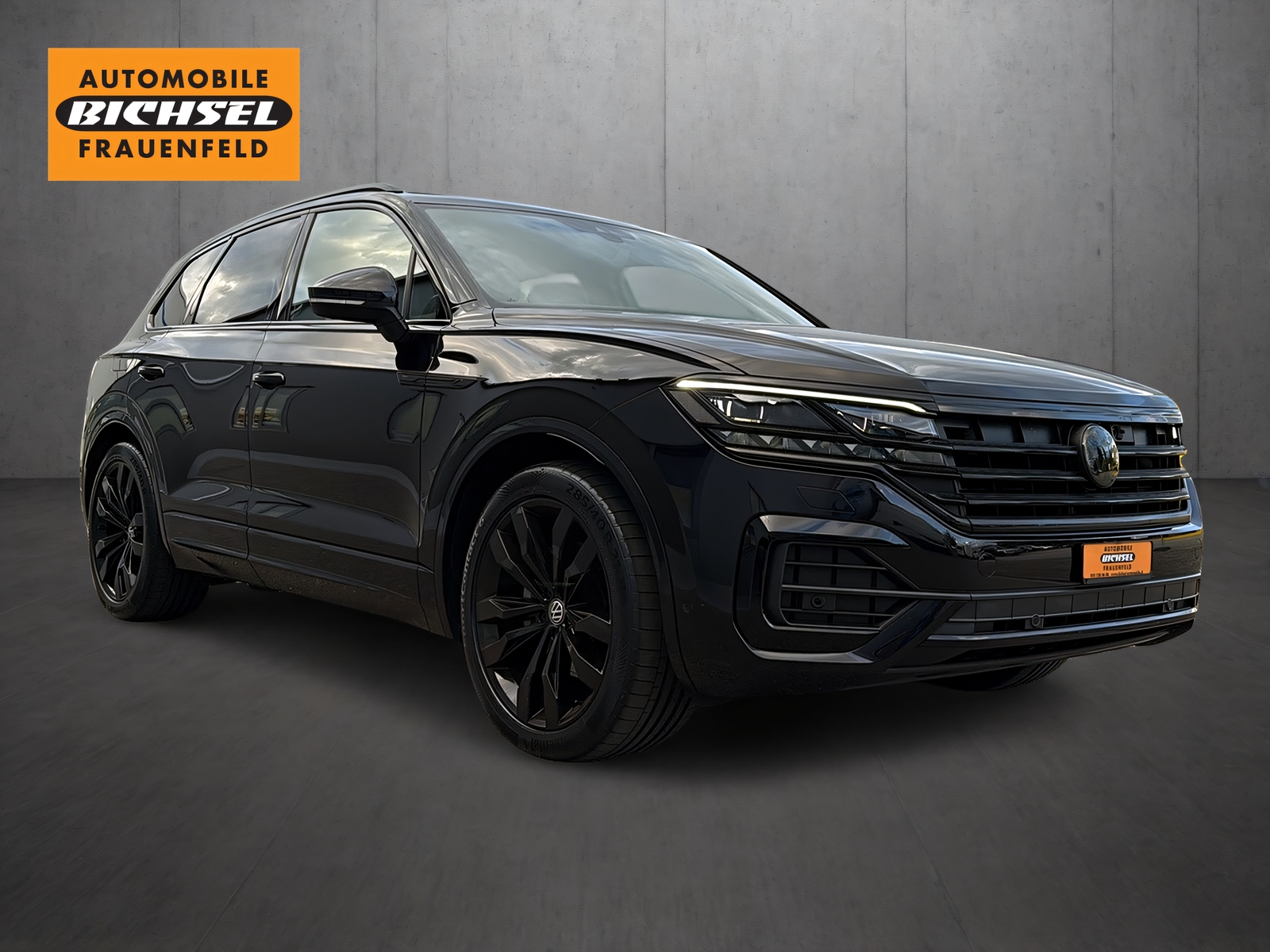VW Touareg 3.0 TDI R Line* ALL BLACK,VOLLAUSSTATTUNG*-image-0