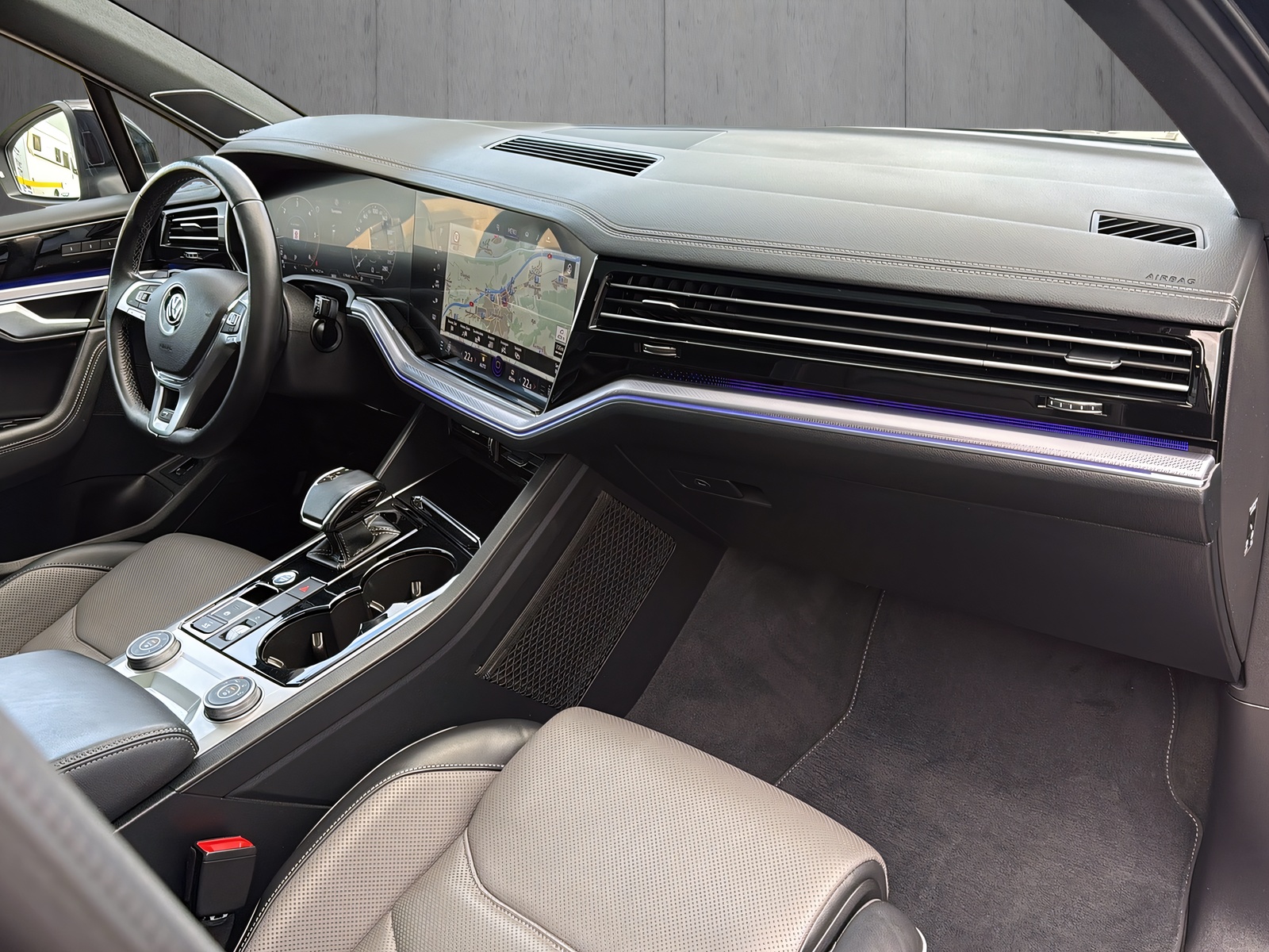 VW Touareg 3.0 TDI R Line* ALL BLACK,VOLLAUSSTATTUNG*-image-8