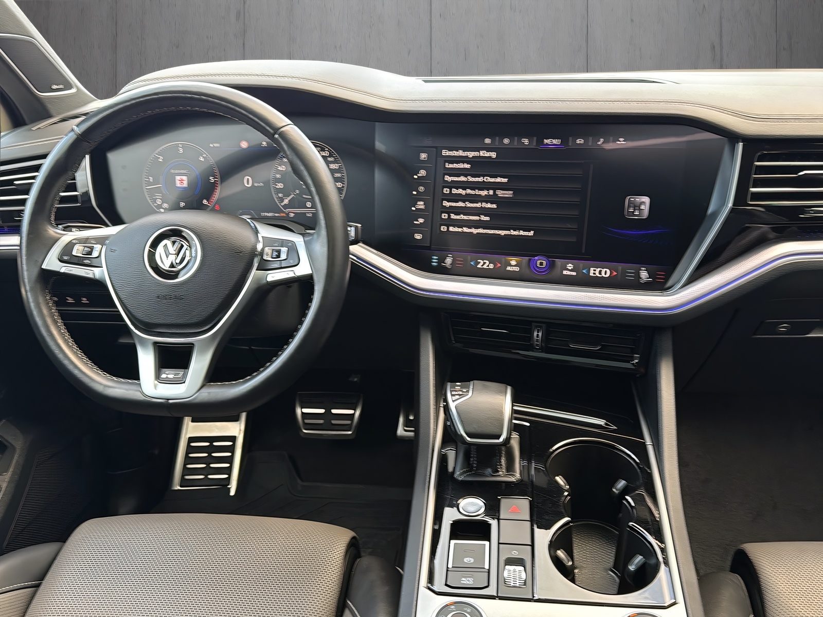 VW Touareg 3.0 TDI R Line* ALL BLACK,VOLLAUSSTATTUNG*-image-7