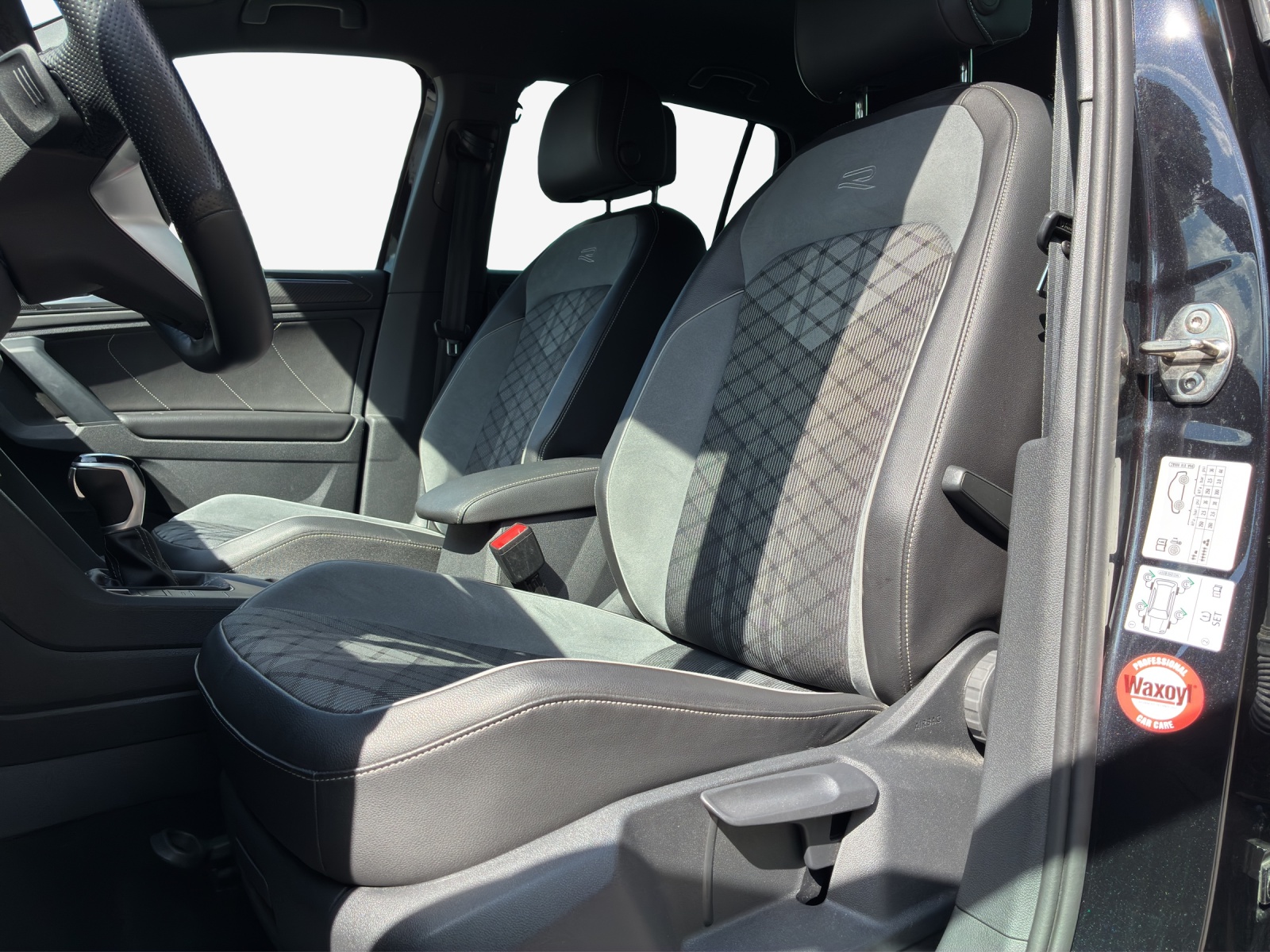 VW Tiguan 1.4TSI PHEV Selection DSG-image-7