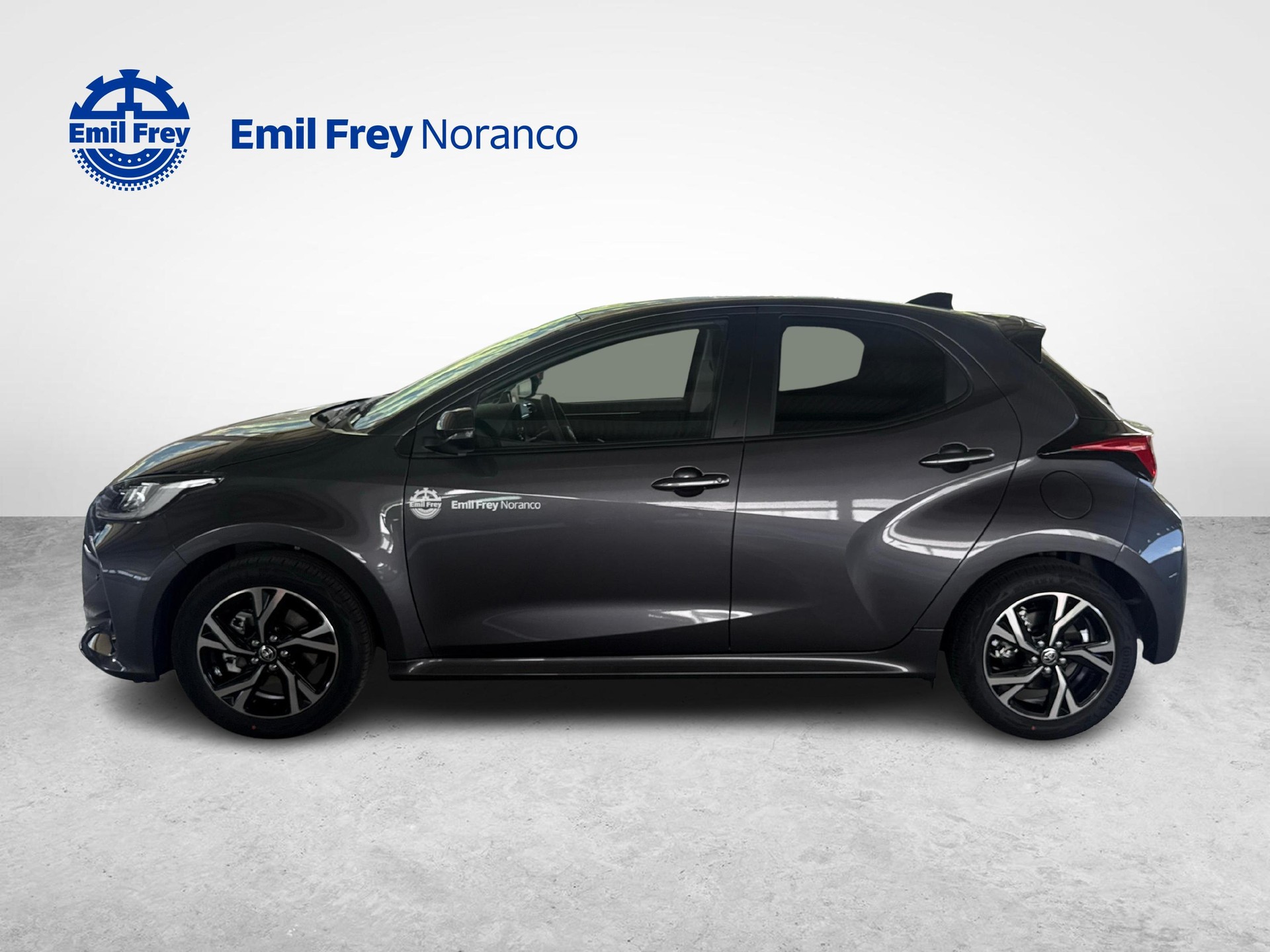 TOYOTA Yaris 1.5 VVT-i HSD Trend-image-1