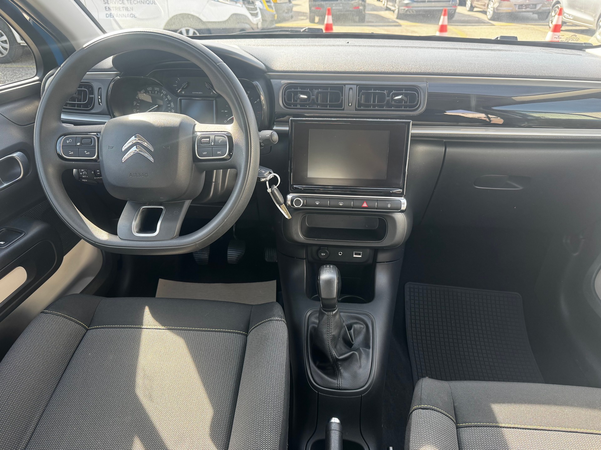 CITROEN C3 1.2i PureTech Shine-image-12