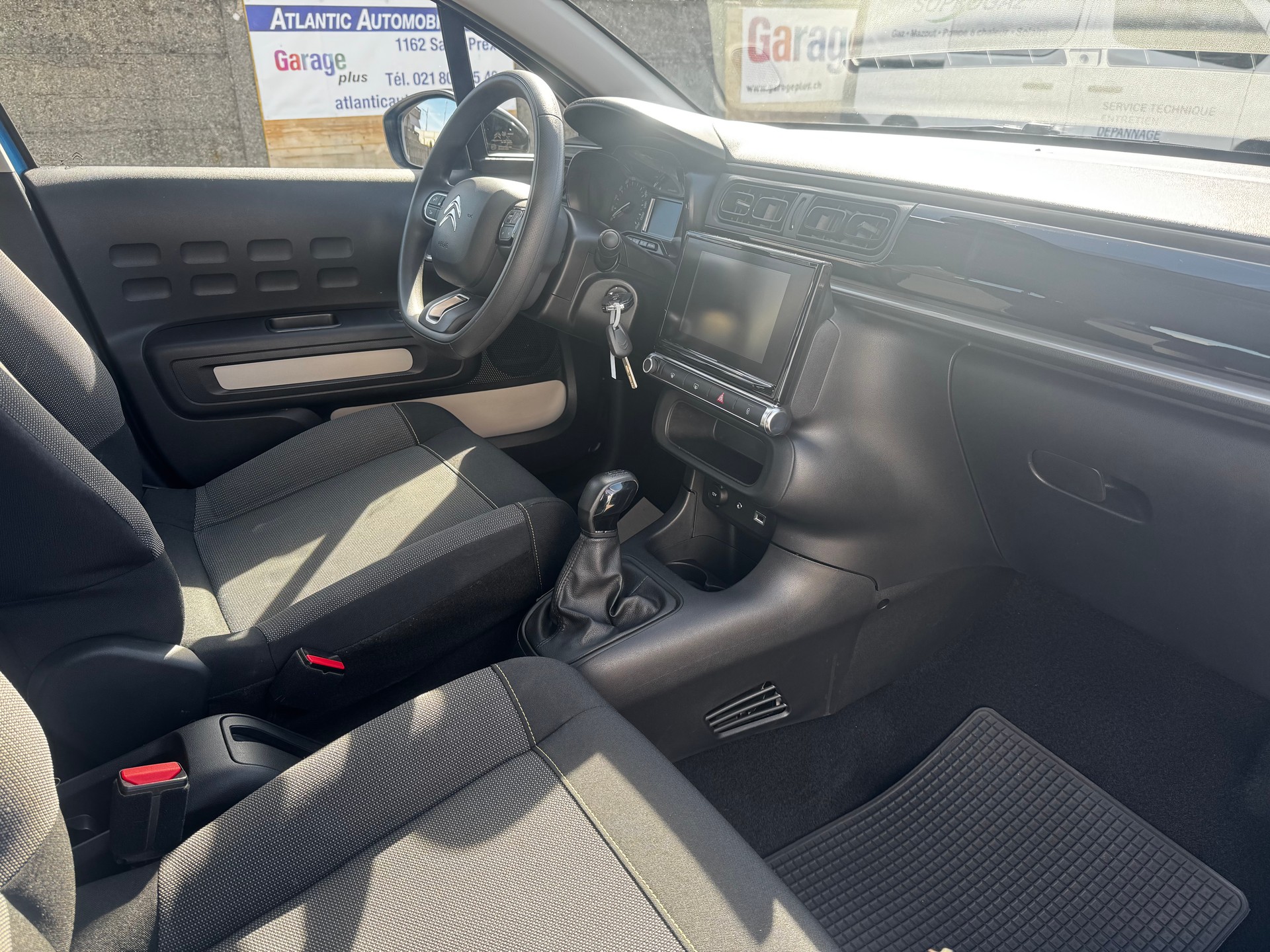 CITROEN C3 1.2i PureTech Shine-image-8