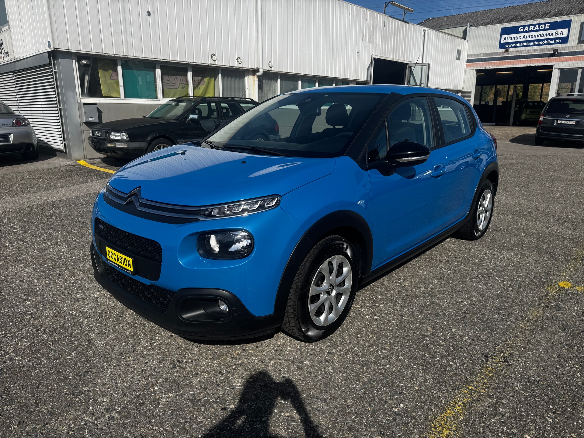 CITROEN C3 1.2i PureTech Shine-image-1