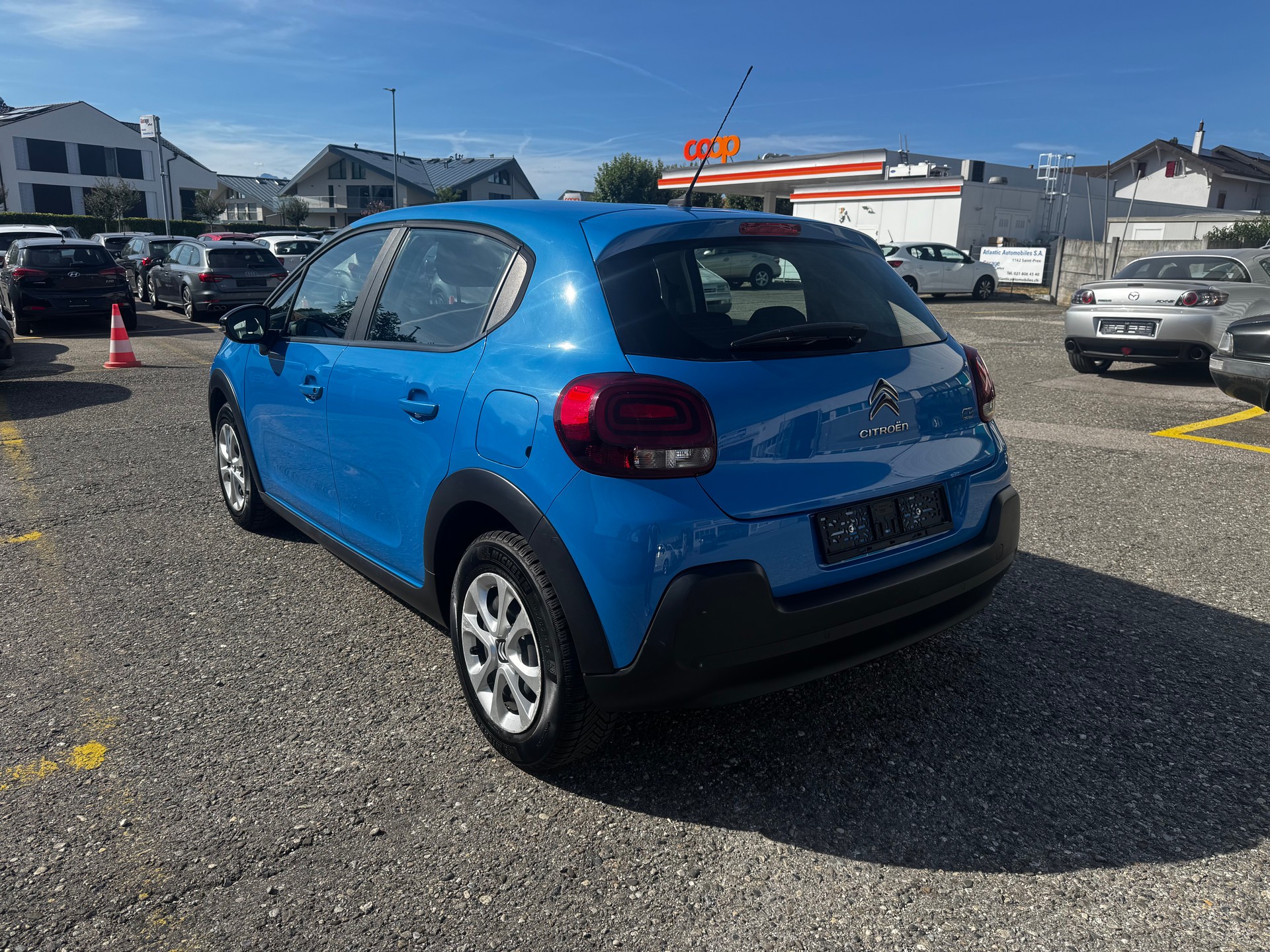 CITROEN C3 1.2i PureTech Shine-image-3