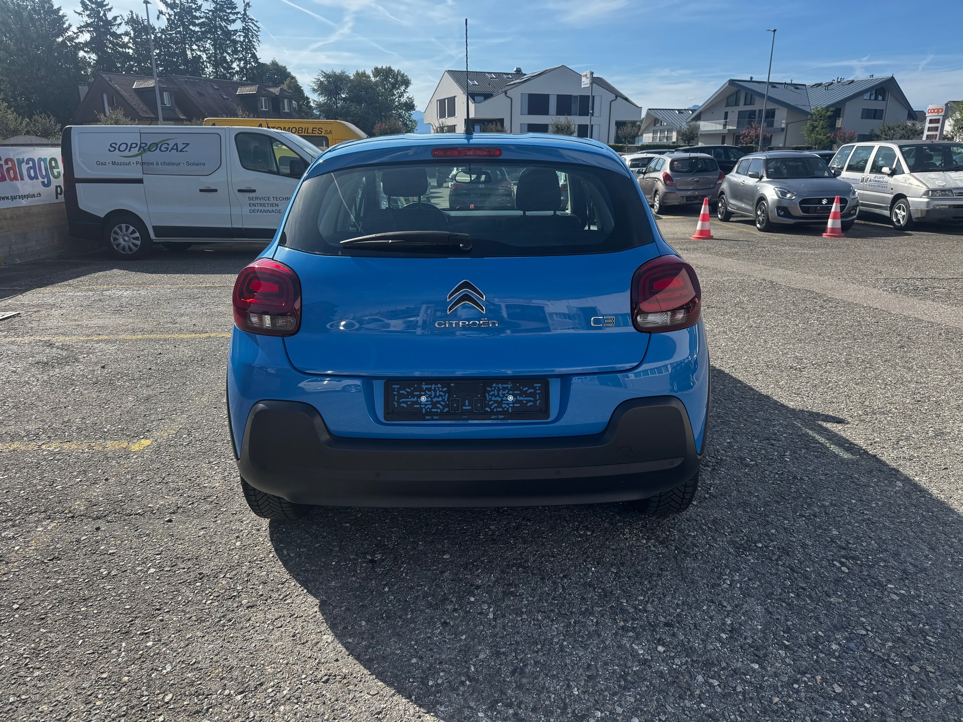 CITROEN C3 1.2i PureTech Shine-image-4