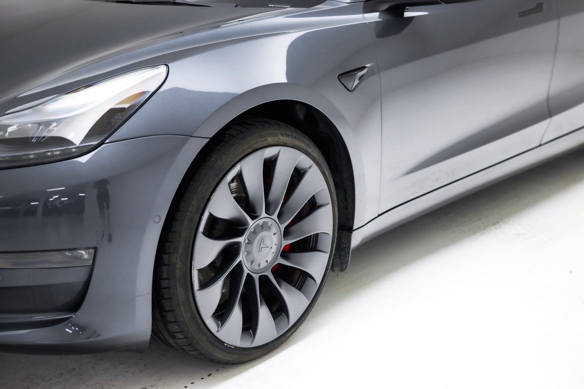 TESLA Model 3 Performance Dual Motor AWD-image-17