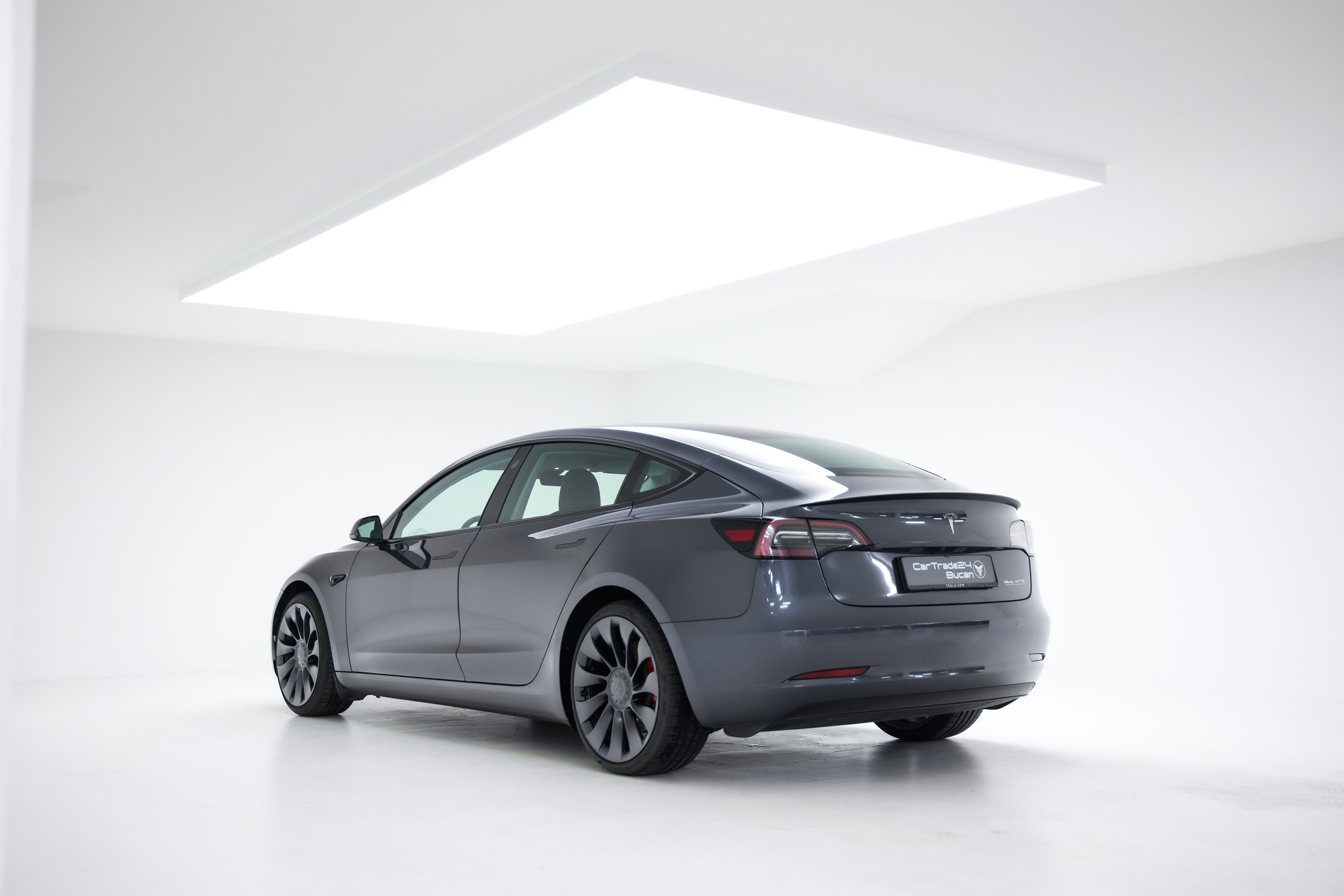 TESLA Model 3 Performance Dual Motor AWD-image-10