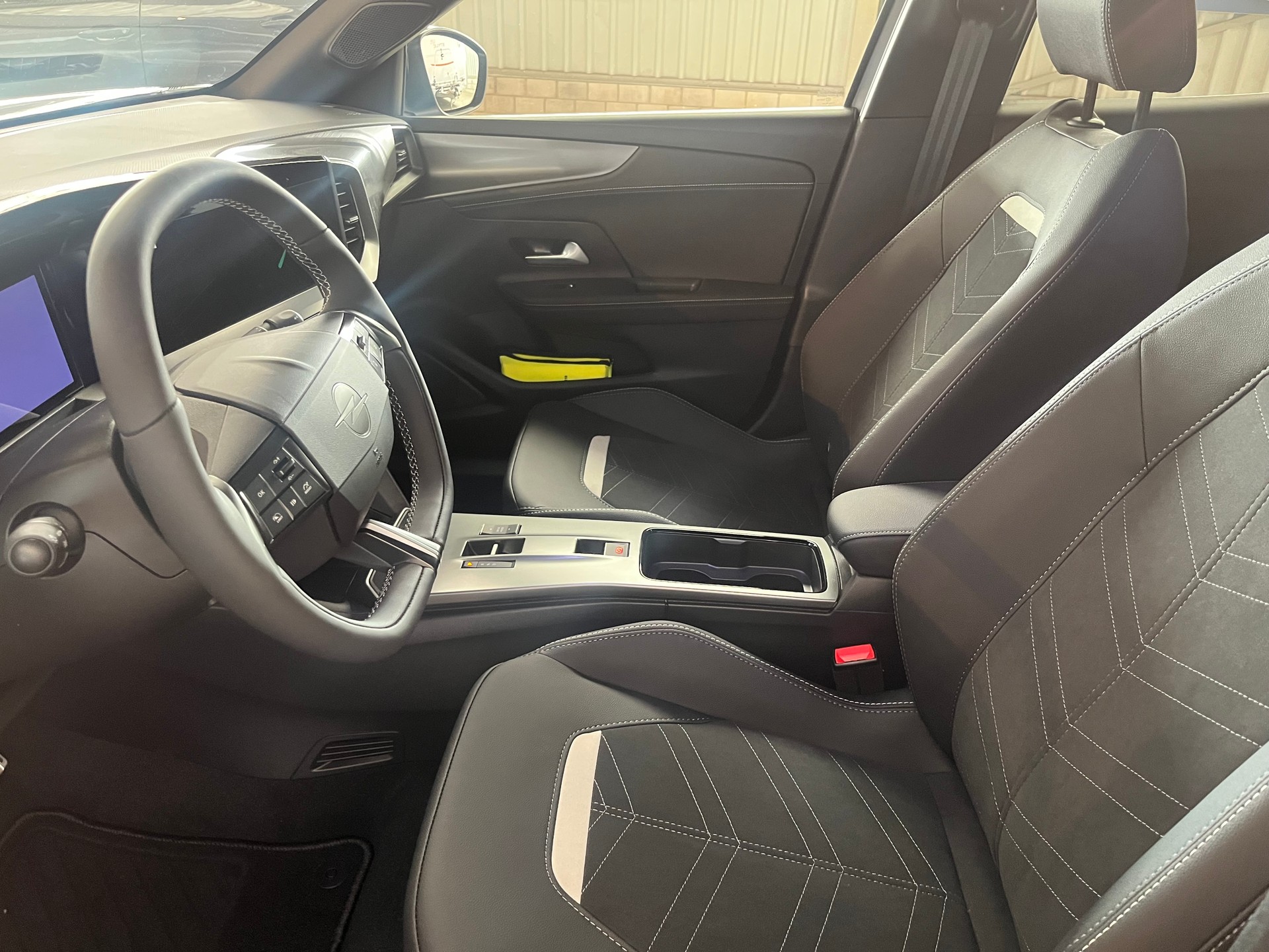 OPEL Mokka 1.2 Direct Injection Turbo MHEV GS VIVA-image-1