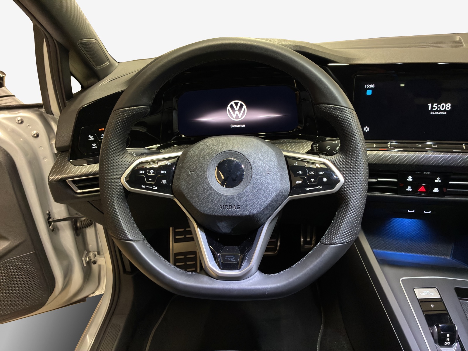 VW Golf 1.5 eTSI mHEV ACT R-Line DSG-image-9