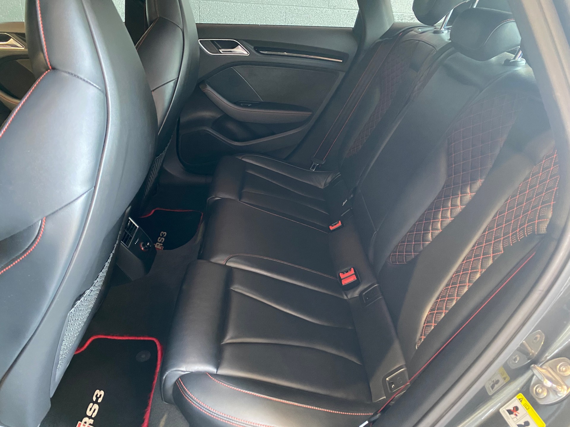 AUDI RS3 2.5 TSI quattro S-tronic-image-12