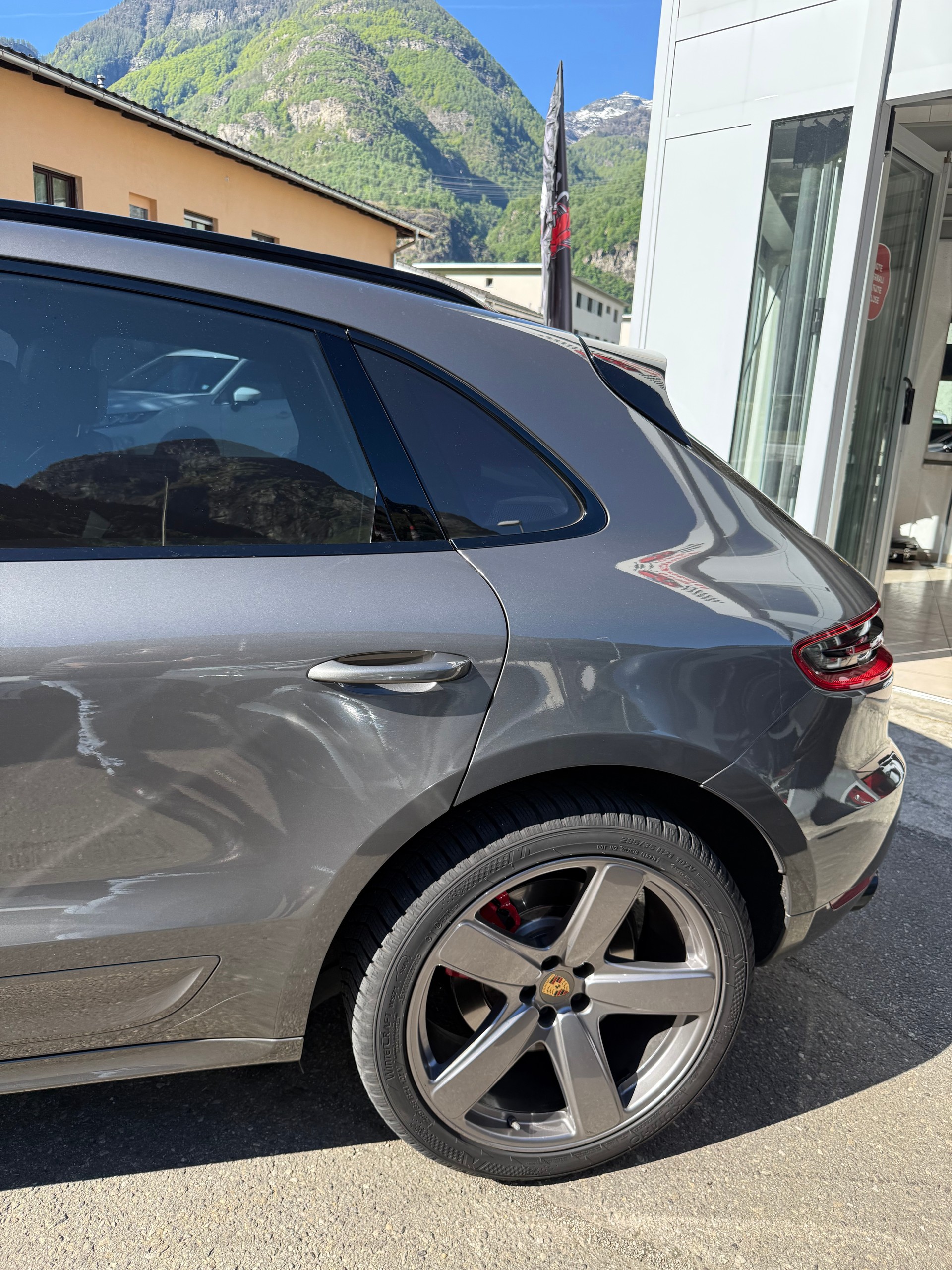 PORSCHE Macan Turbo PDK-image-3