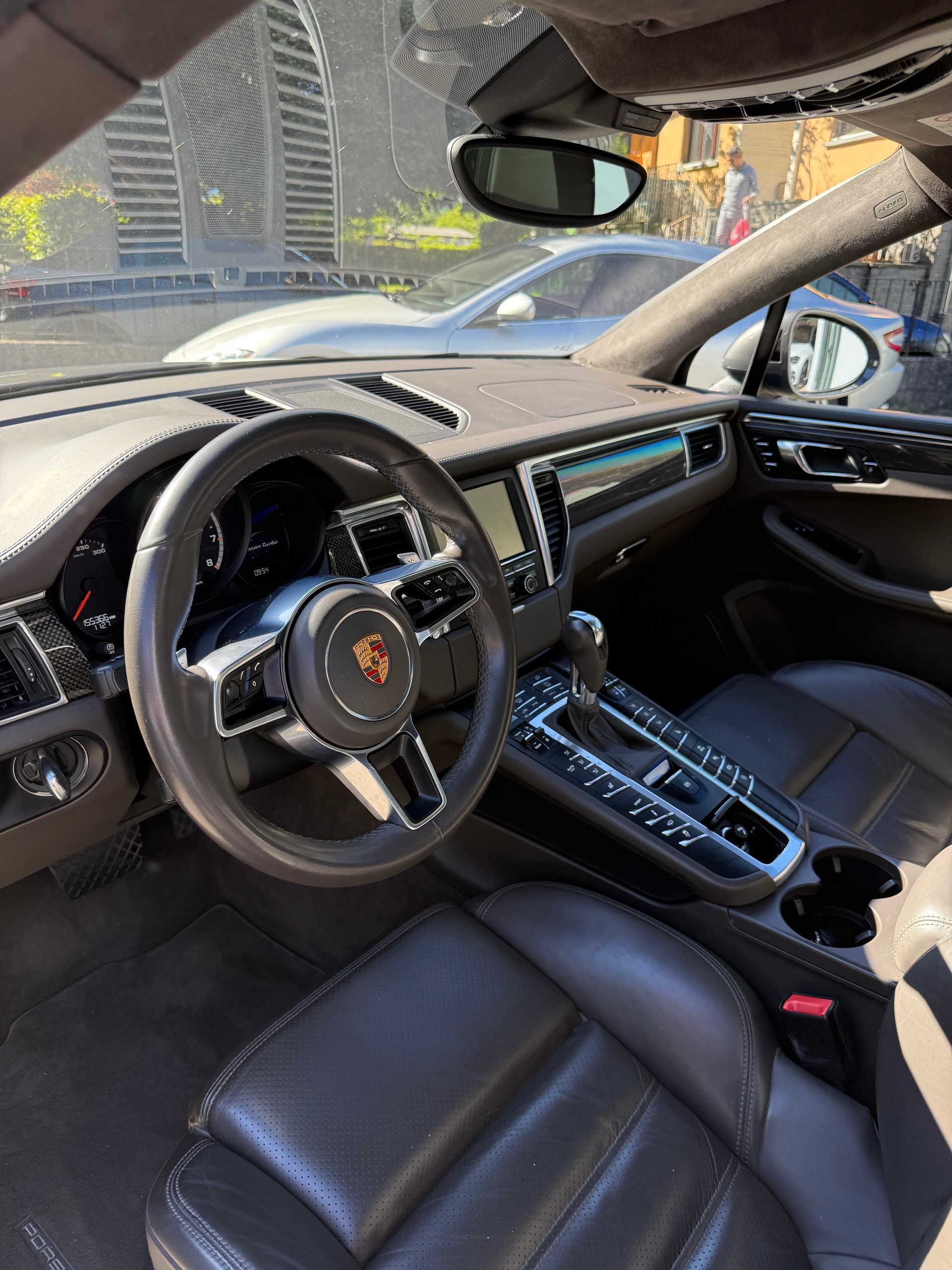 PORSCHE Macan Turbo PDK-image-10