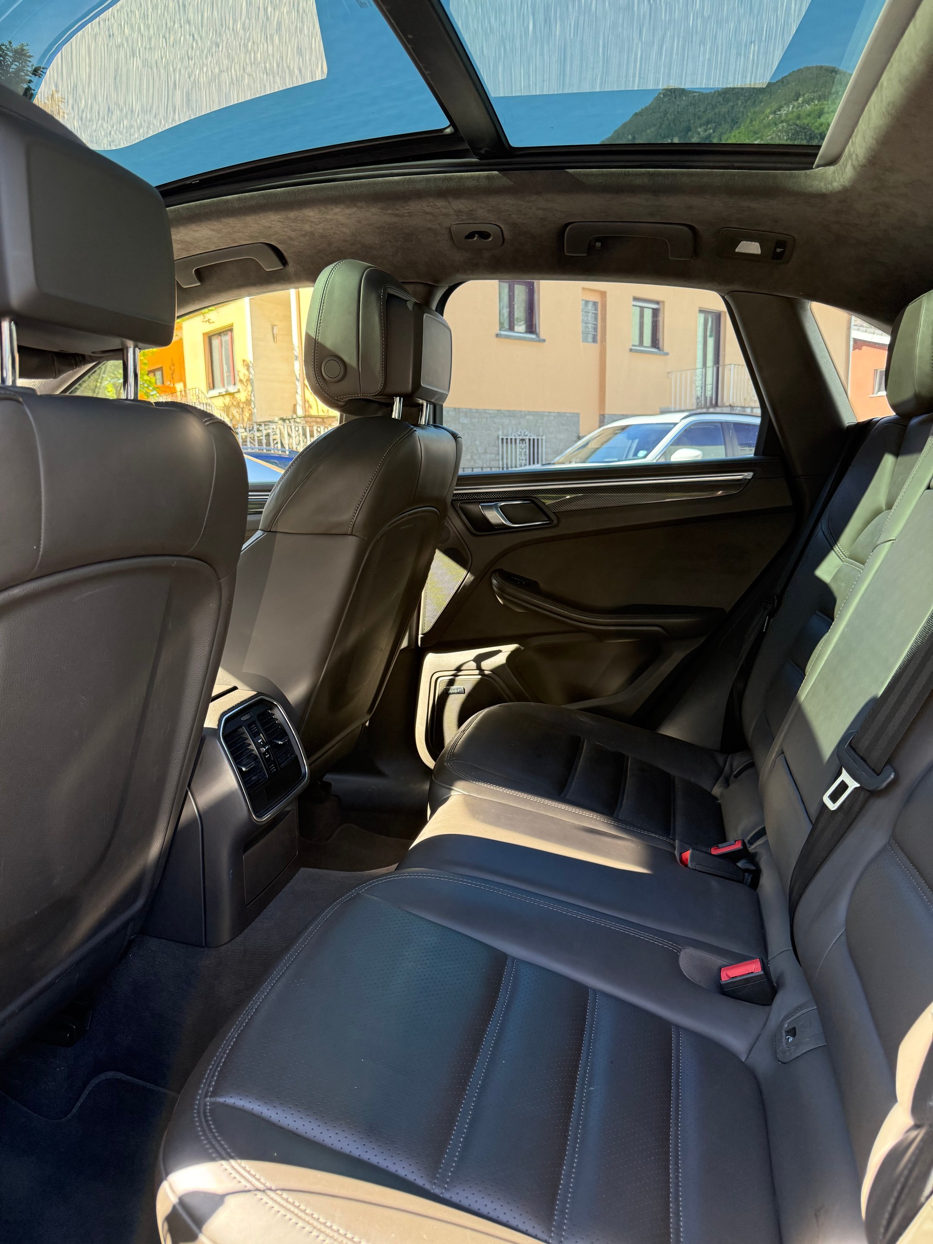 PORSCHE Macan Turbo PDK-image-12