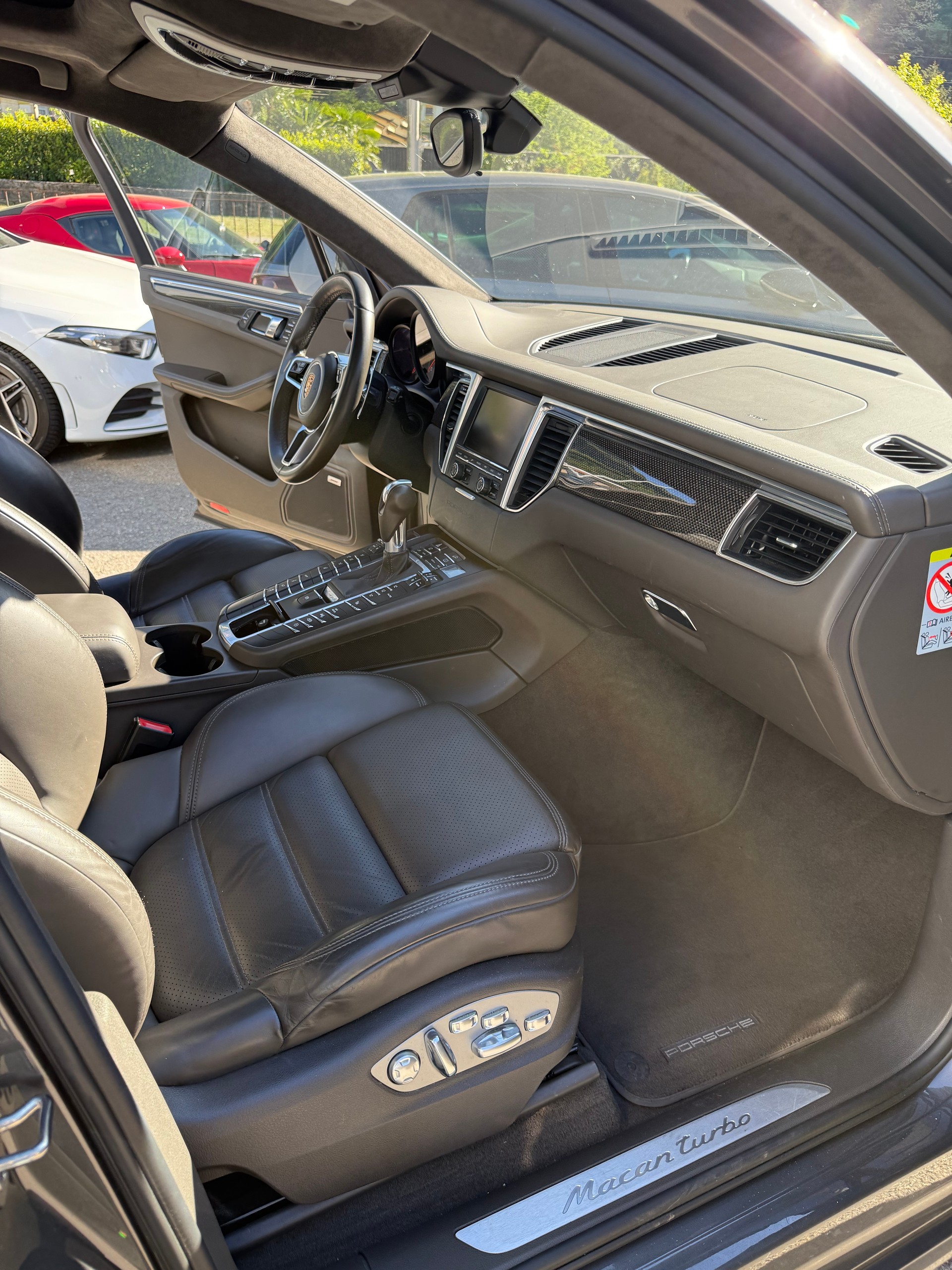 PORSCHE Macan Turbo PDK-image-14