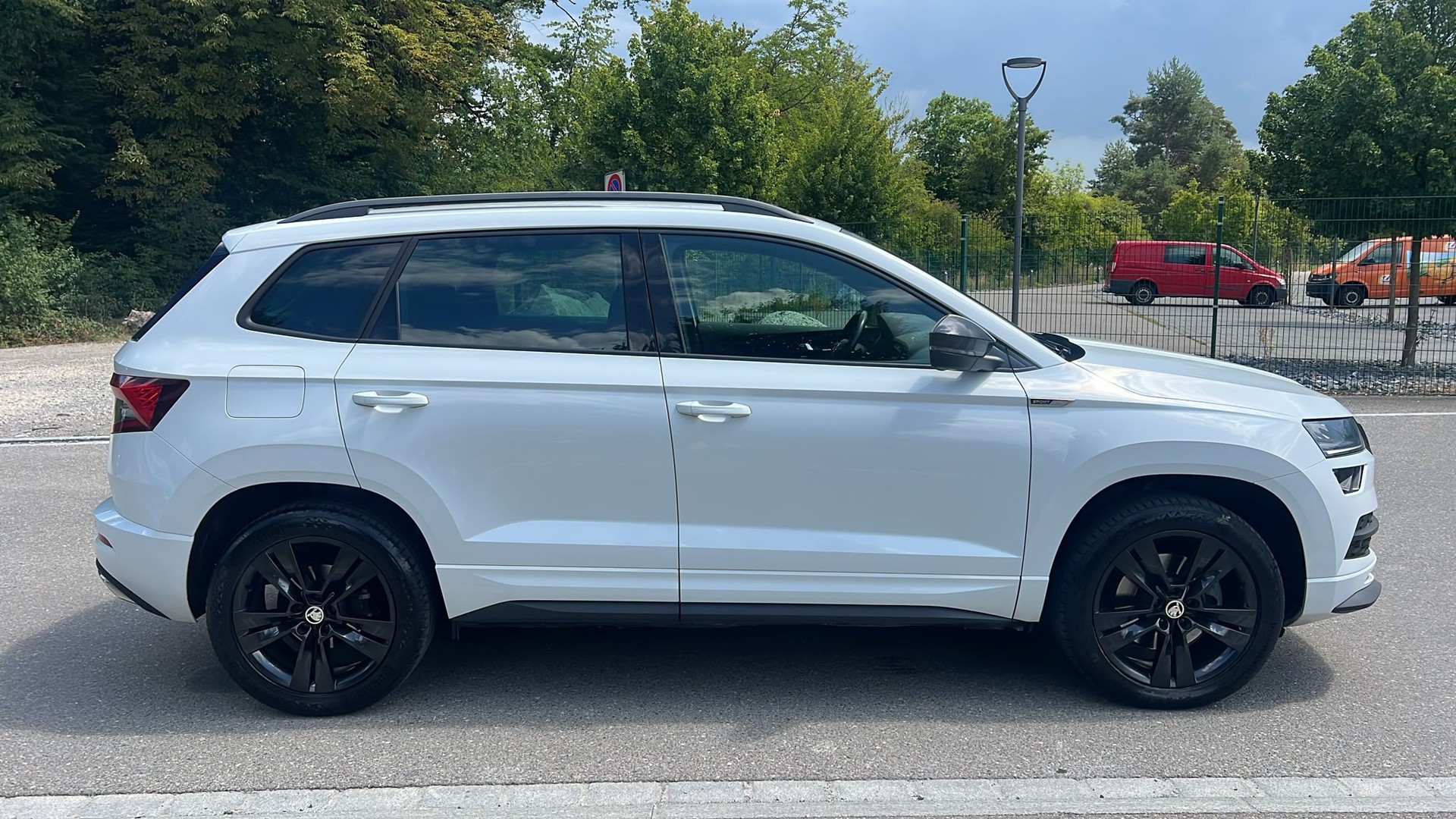 SKODA Karoq 2.0 TDI SCR SportLine 4x4 DSG-image-4