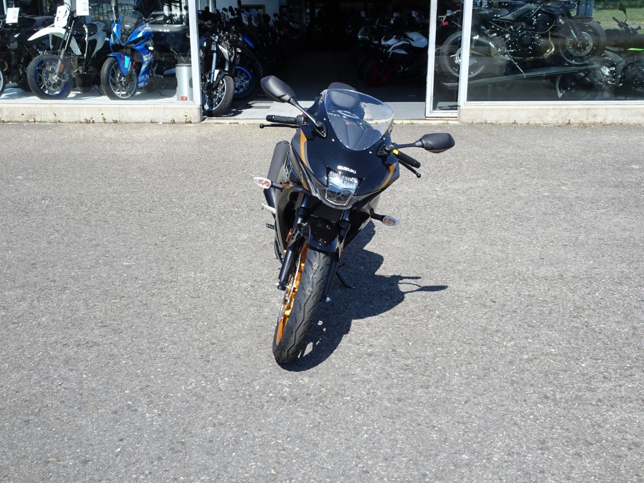 SUZUKI GSX-R 125-showroom-element-2