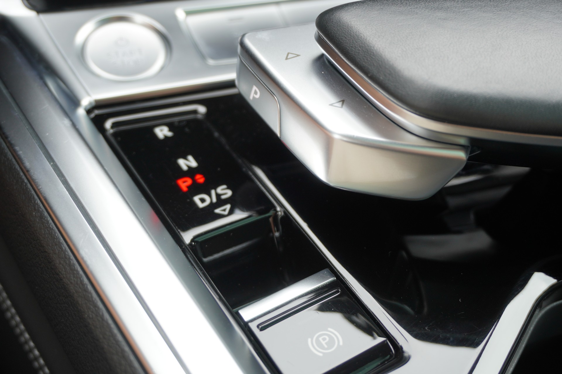 AUDI e-tron 55 Sportback S Line quattro-image-22