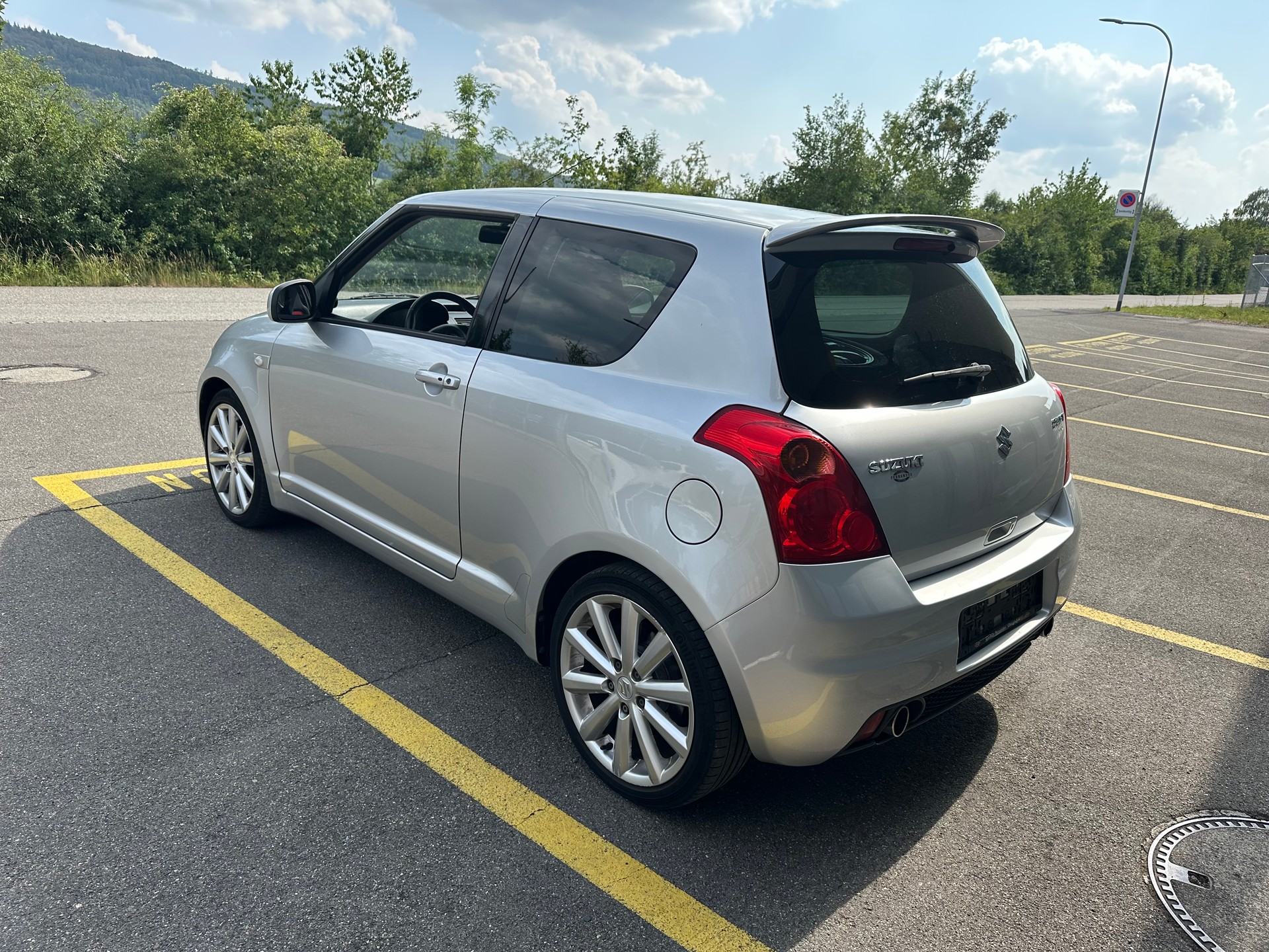 SUZUKI Swift 1.6i 16V Sport-image-3