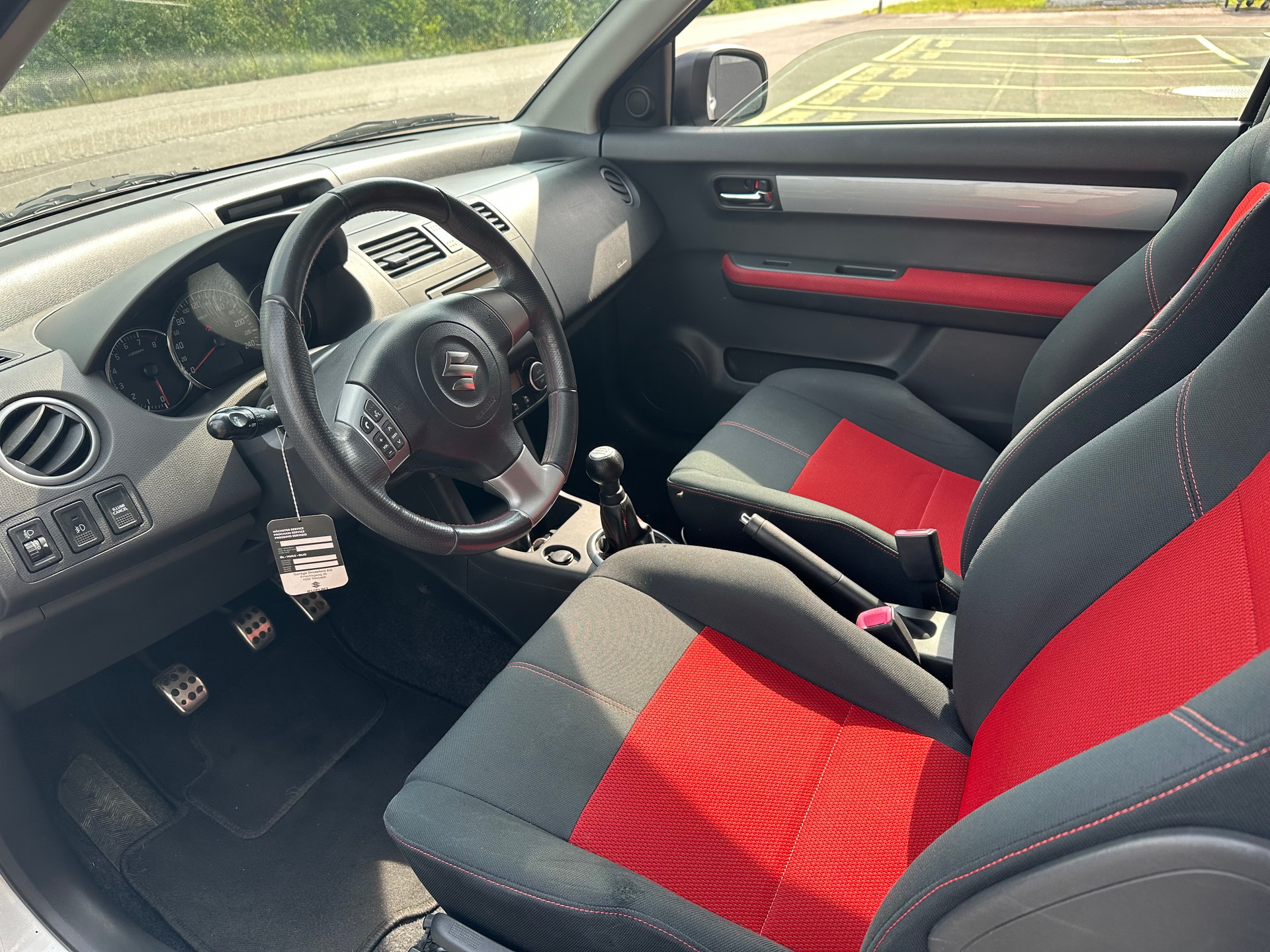 SUZUKI Swift 1.6i 16V Sport-image-5